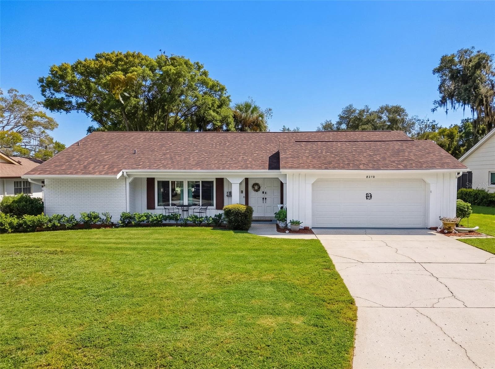 8210 VALLEY STREAM LN