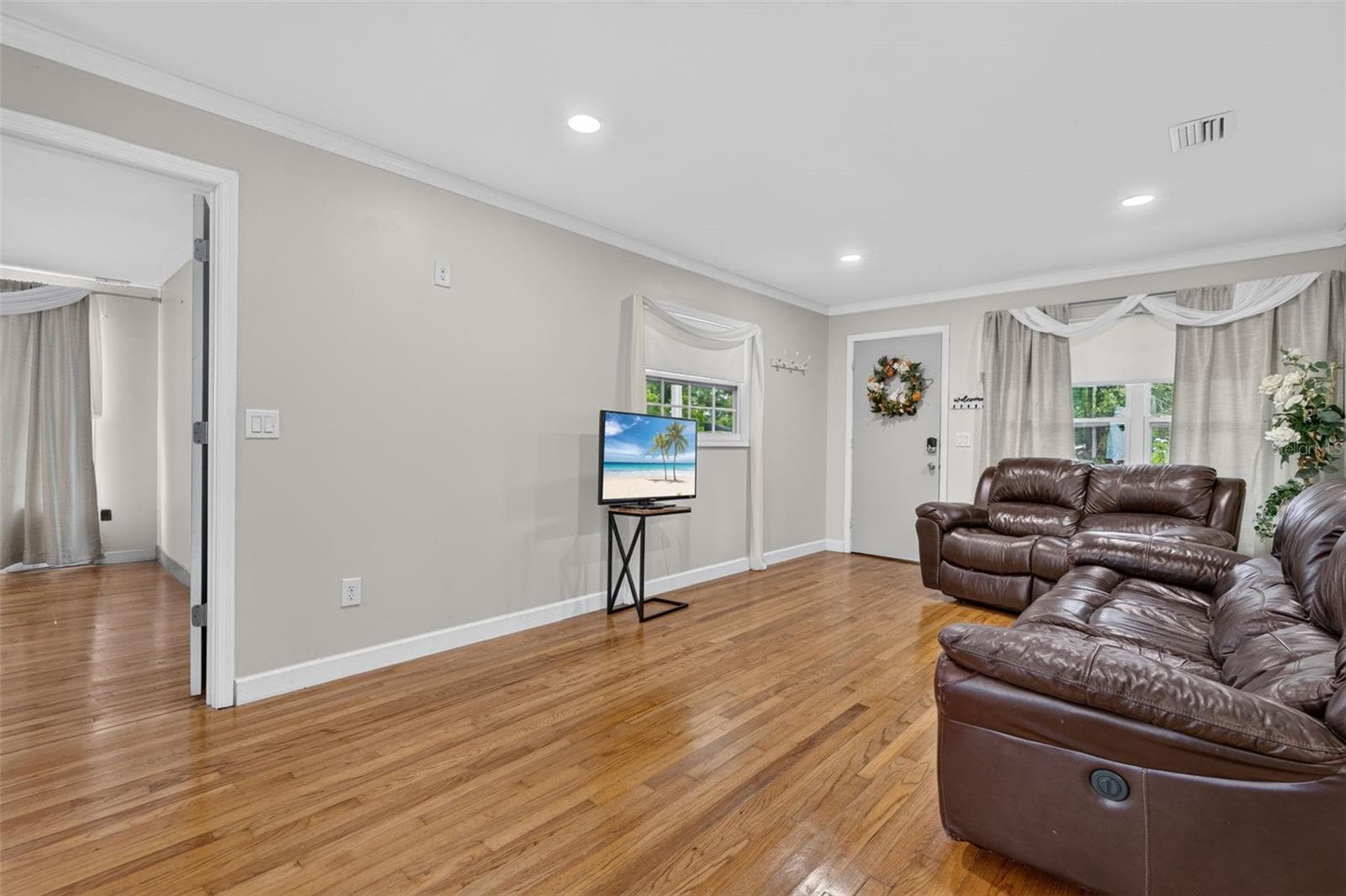 Single Family Residence at 519 NORFOLK ST, DUNEDIN, photo 8 of 29
