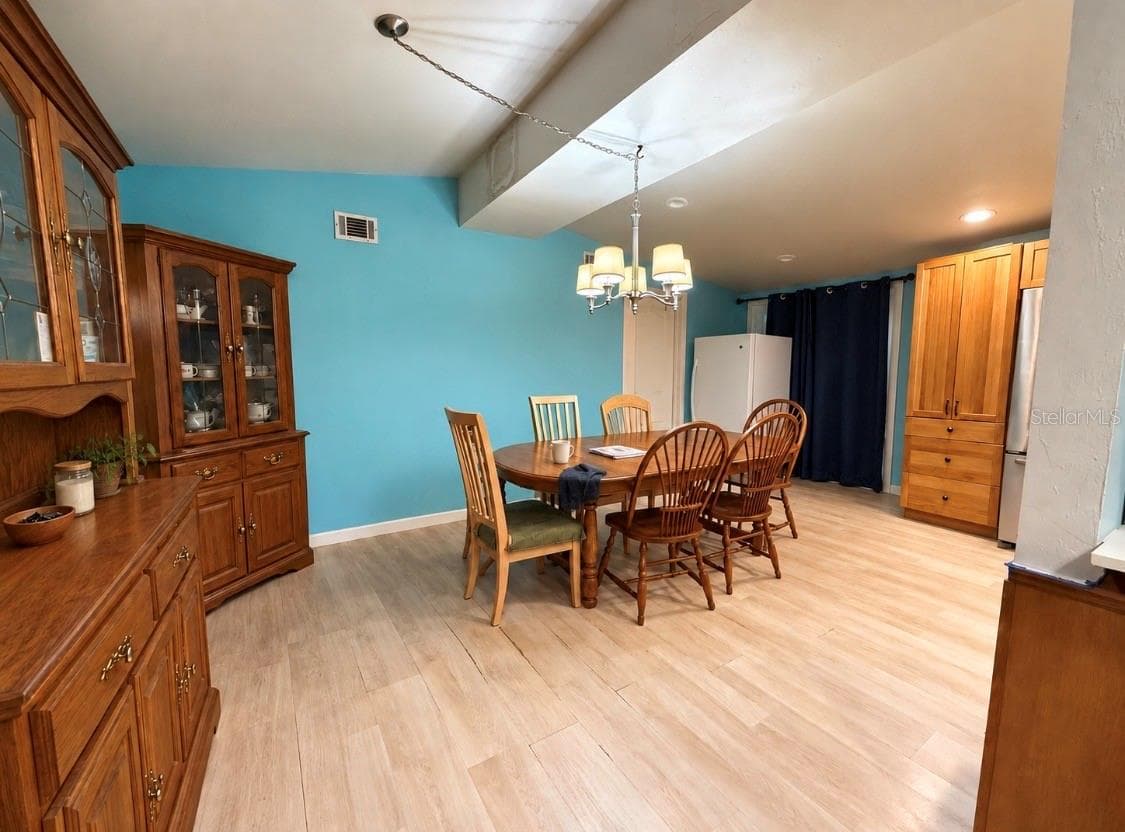 Single Family Residence at 26106 FISHERMANS RD, PAISLEY, photo 4 of 20
