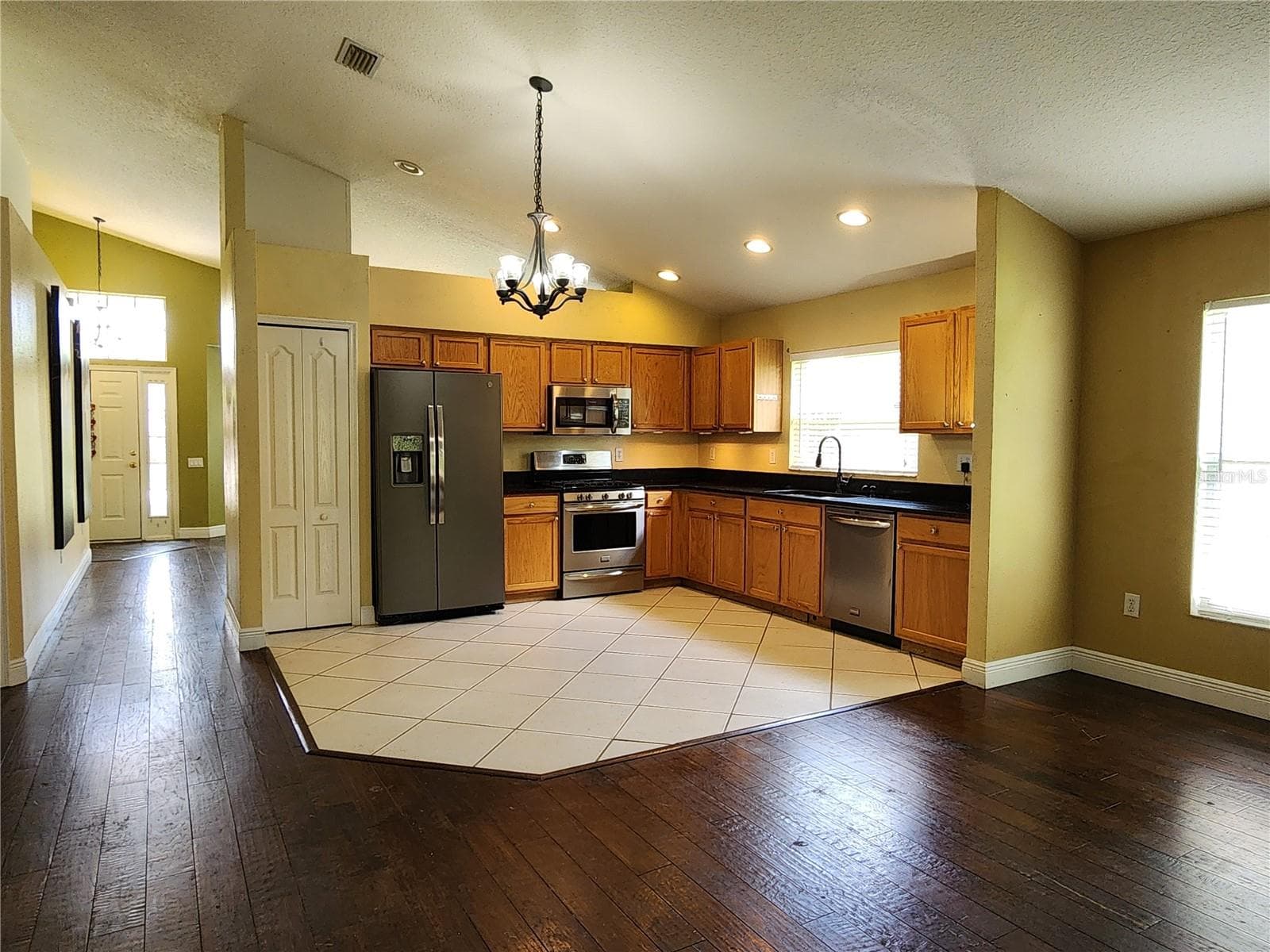 Kitchen - 30702 IVERSON DR, WESLEY CHAPEL