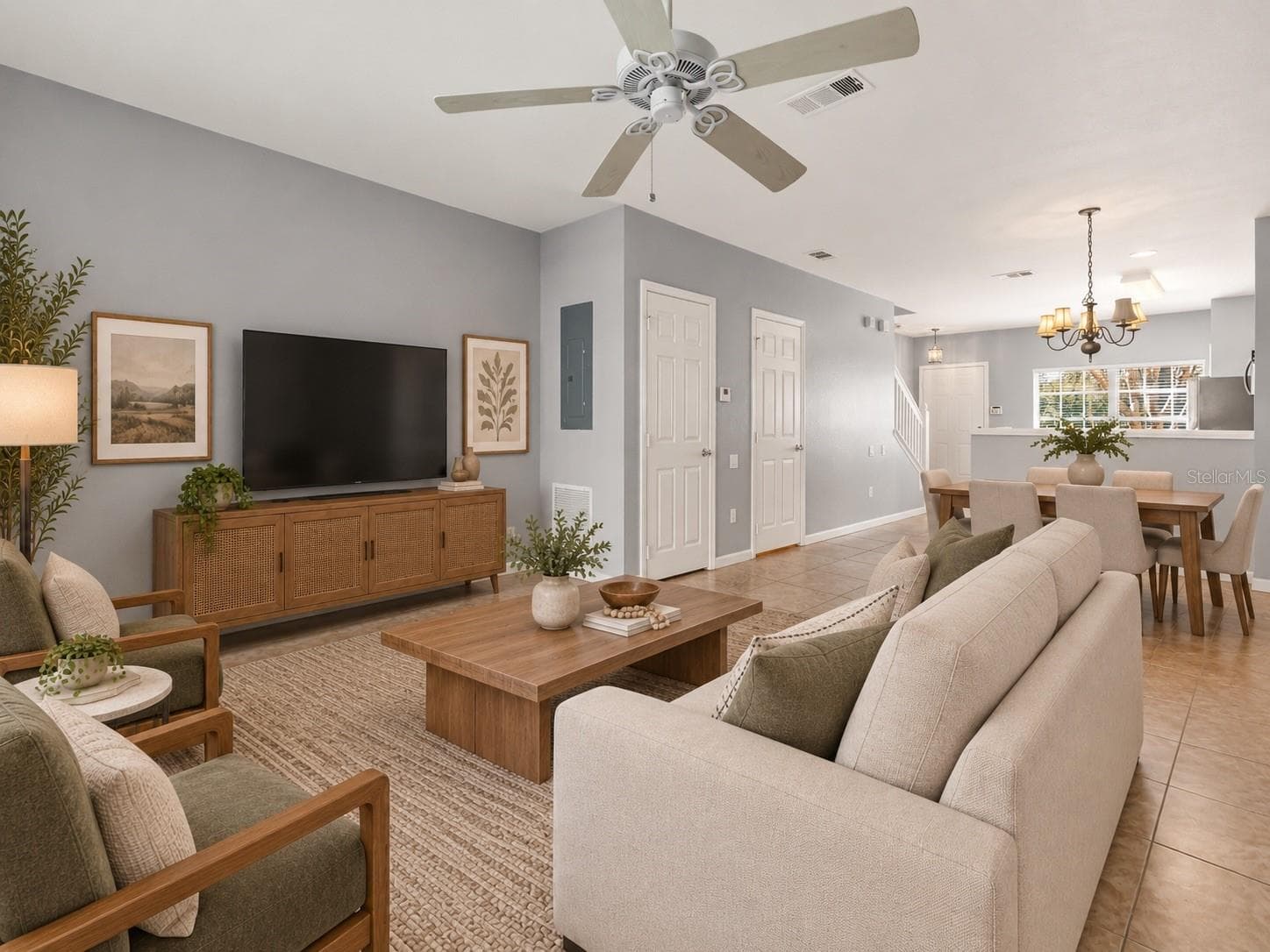 Family room overlooking the dining room and the kitchen - 1450 STOCKTON DR, SANFORD