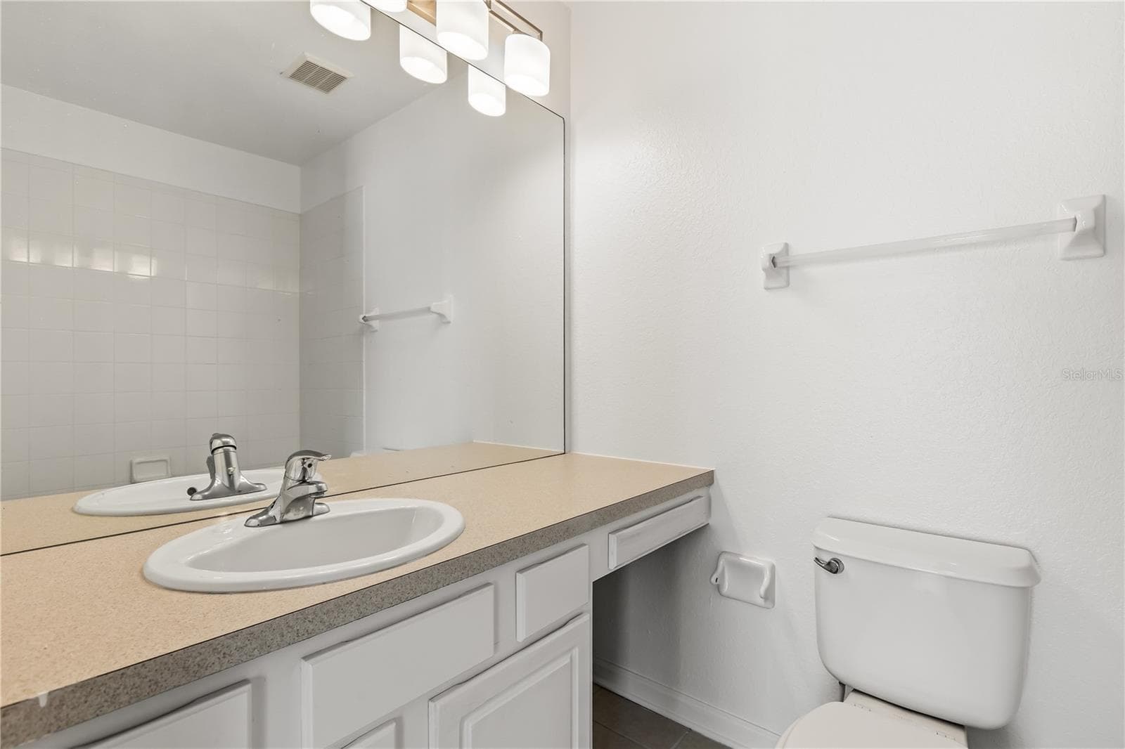 second full bathroom upstairs - 1450 STOCKTON DR, SANFORD