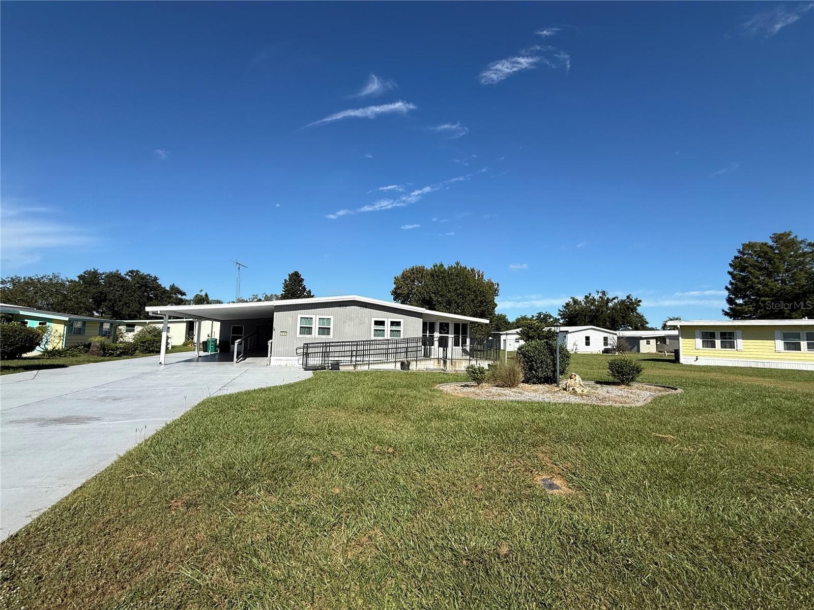 17 N BOBWHITE RD