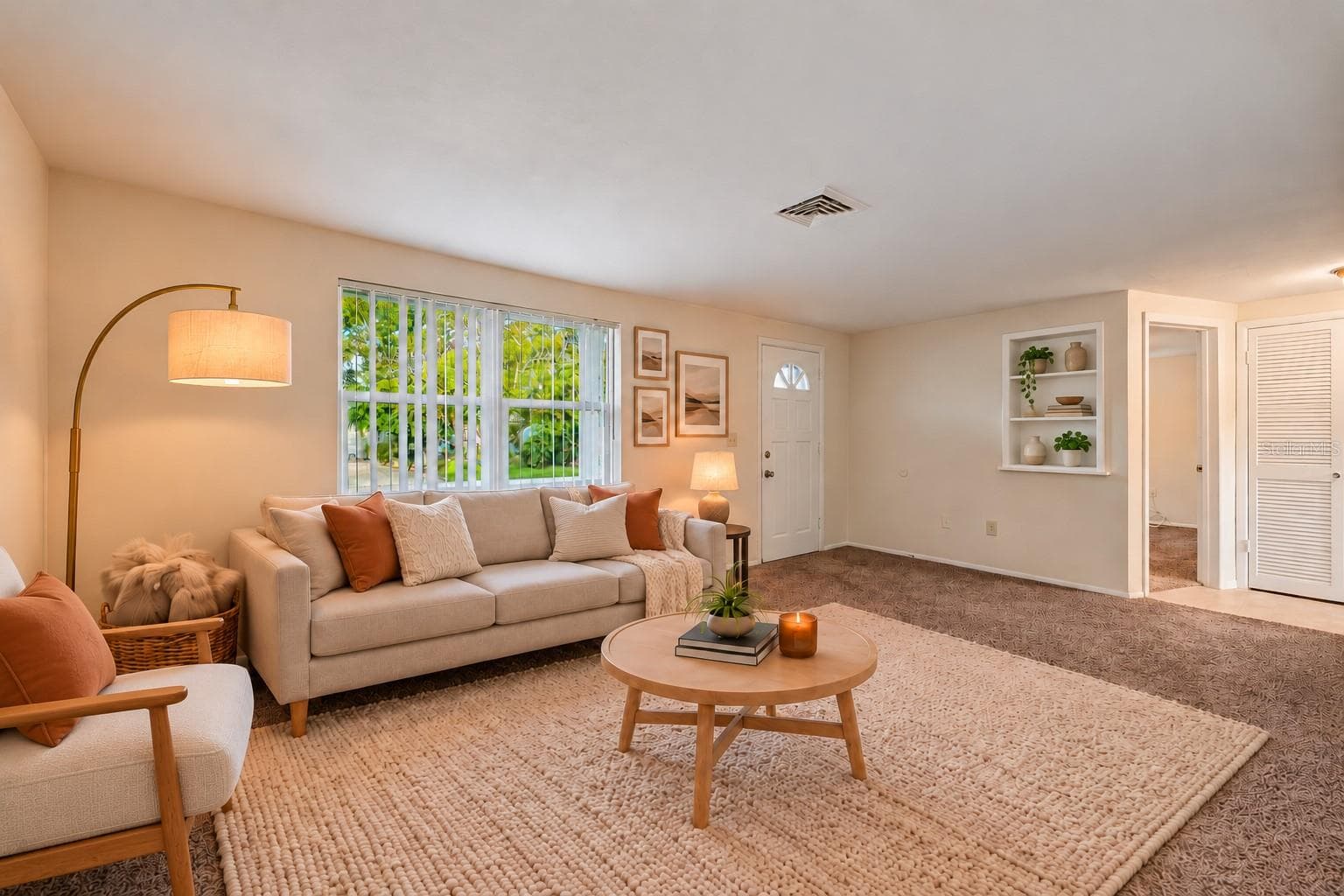 Living Room - 3350 WILTSHIRE DR, HOLIDAY