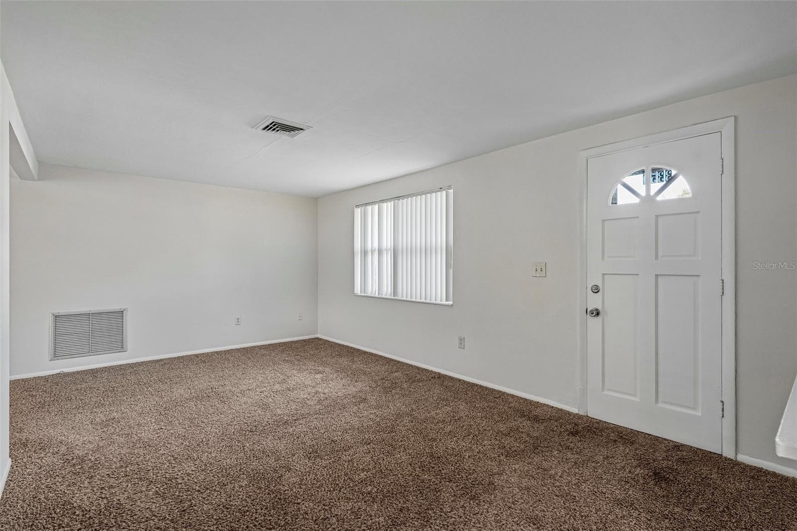Living Room - 3350 WILTSHIRE DR, HOLIDAY