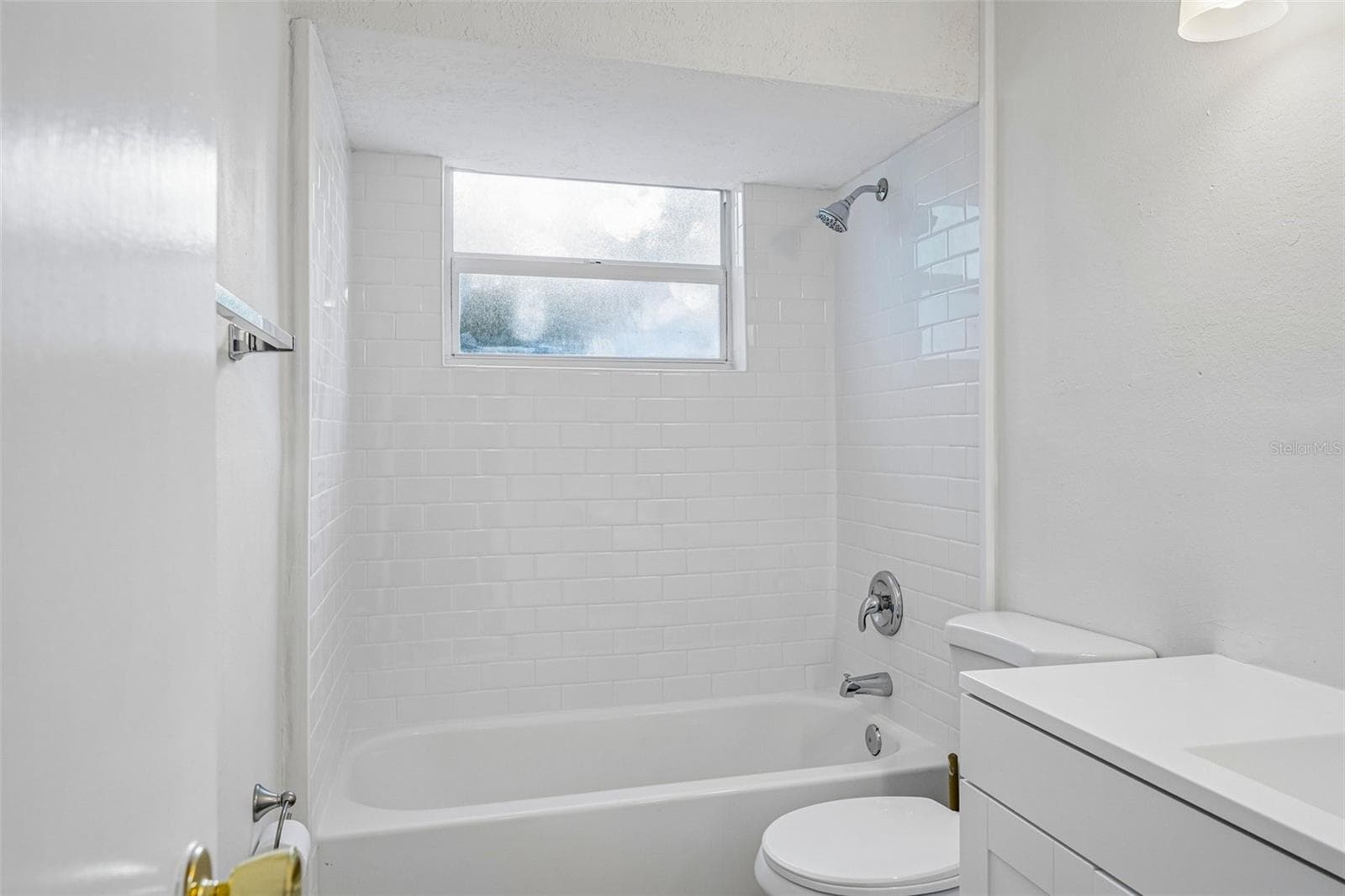 Single Family Residence at 3350 WILTSHIRE DR, HOLIDAY, photo 4 of 38