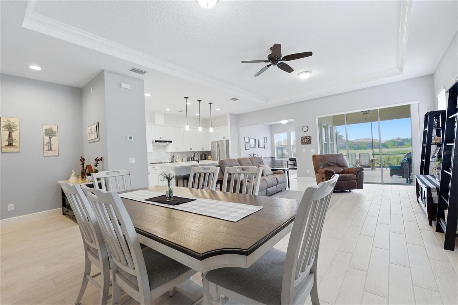 Superior Living Space! - 10018 MARBELLA DR, BRADENTON