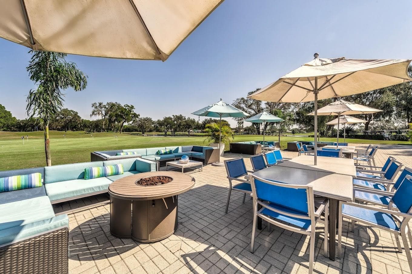 Outdoor Dining and Events too! - 10018 MARBELLA DR, BRADENTON