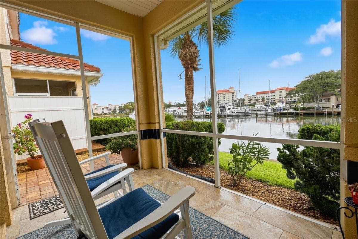Stunning canal views - 2 MARINA POINT PL, PALM COAST