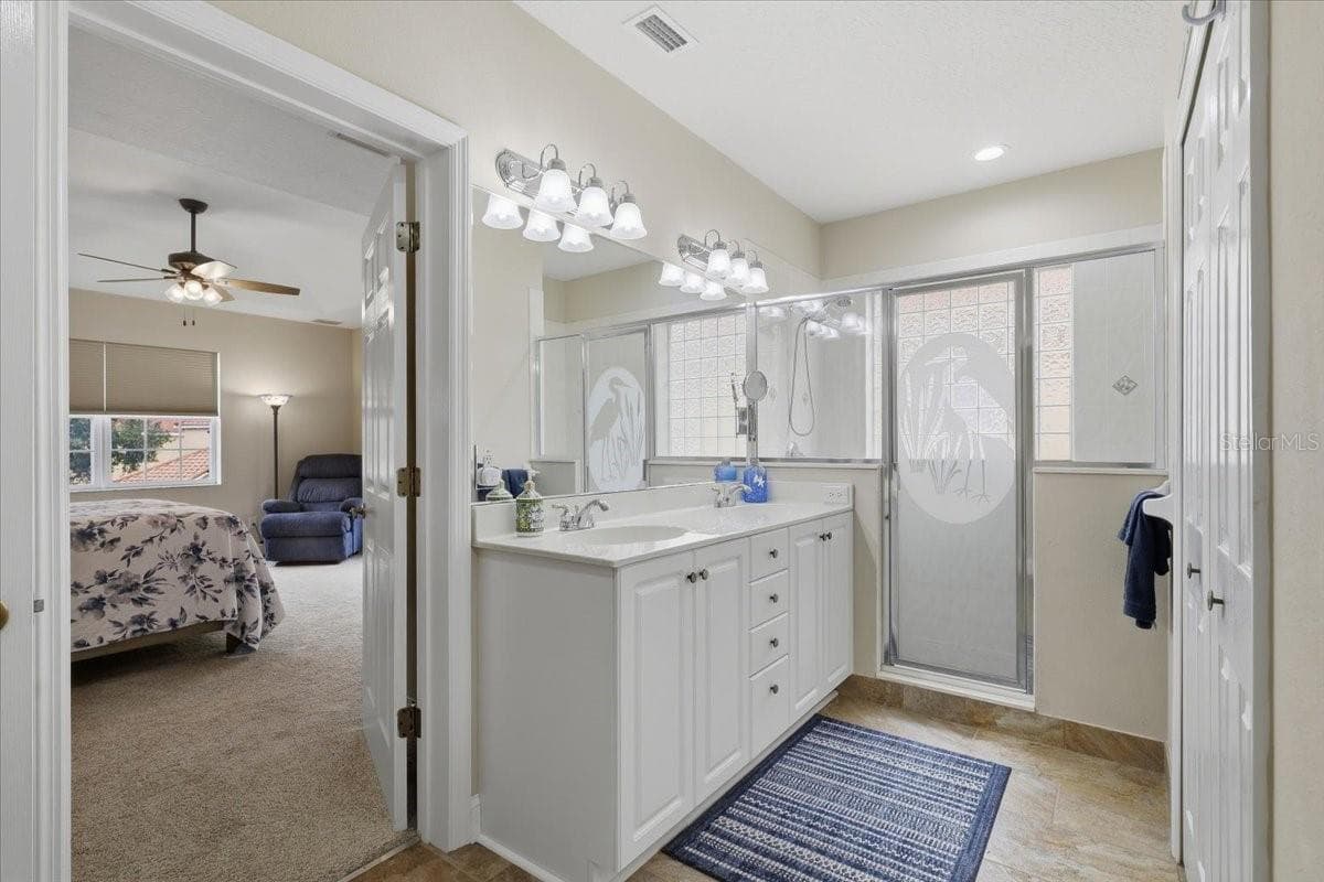 En-suite luxury bath - 2 MARINA POINT PL, PALM COAST