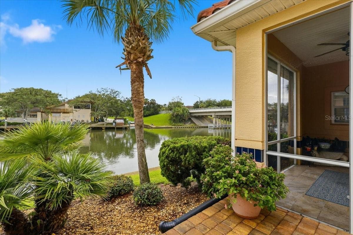 Outdoor patio - 2 MARINA POINT PL, PALM COAST