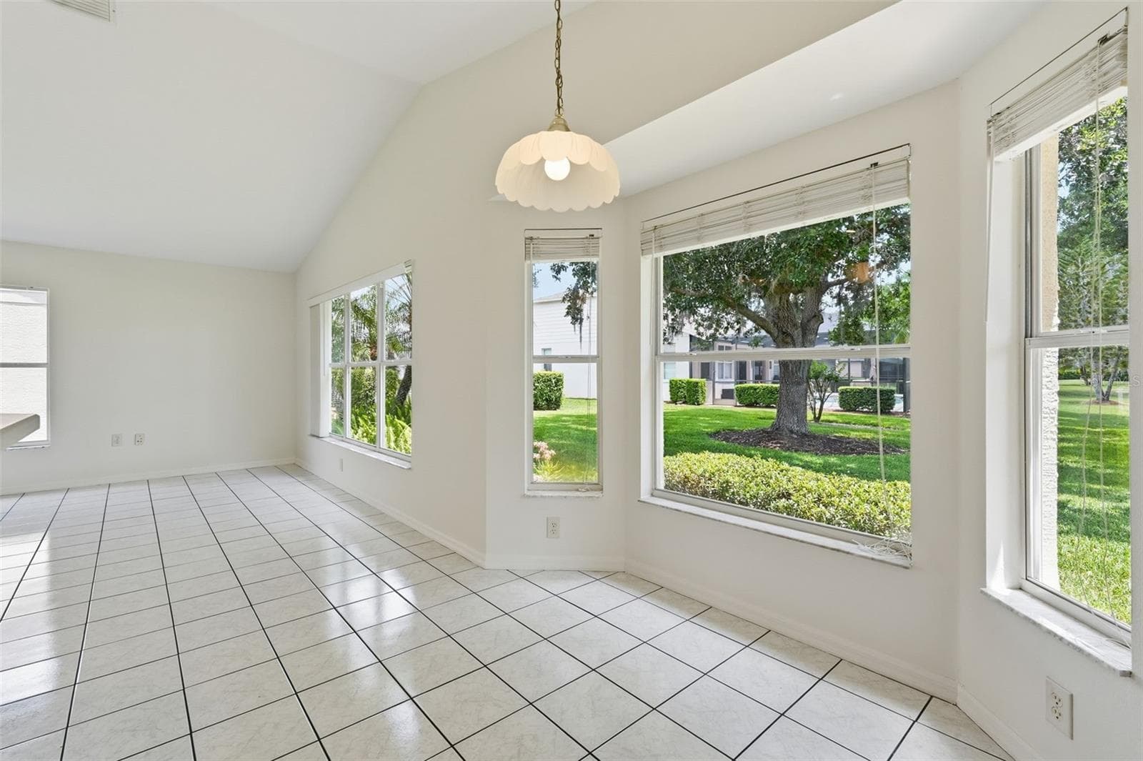 Breakfast Nook - 1444 CANBERLEY CT, NEW PORT RICHEY