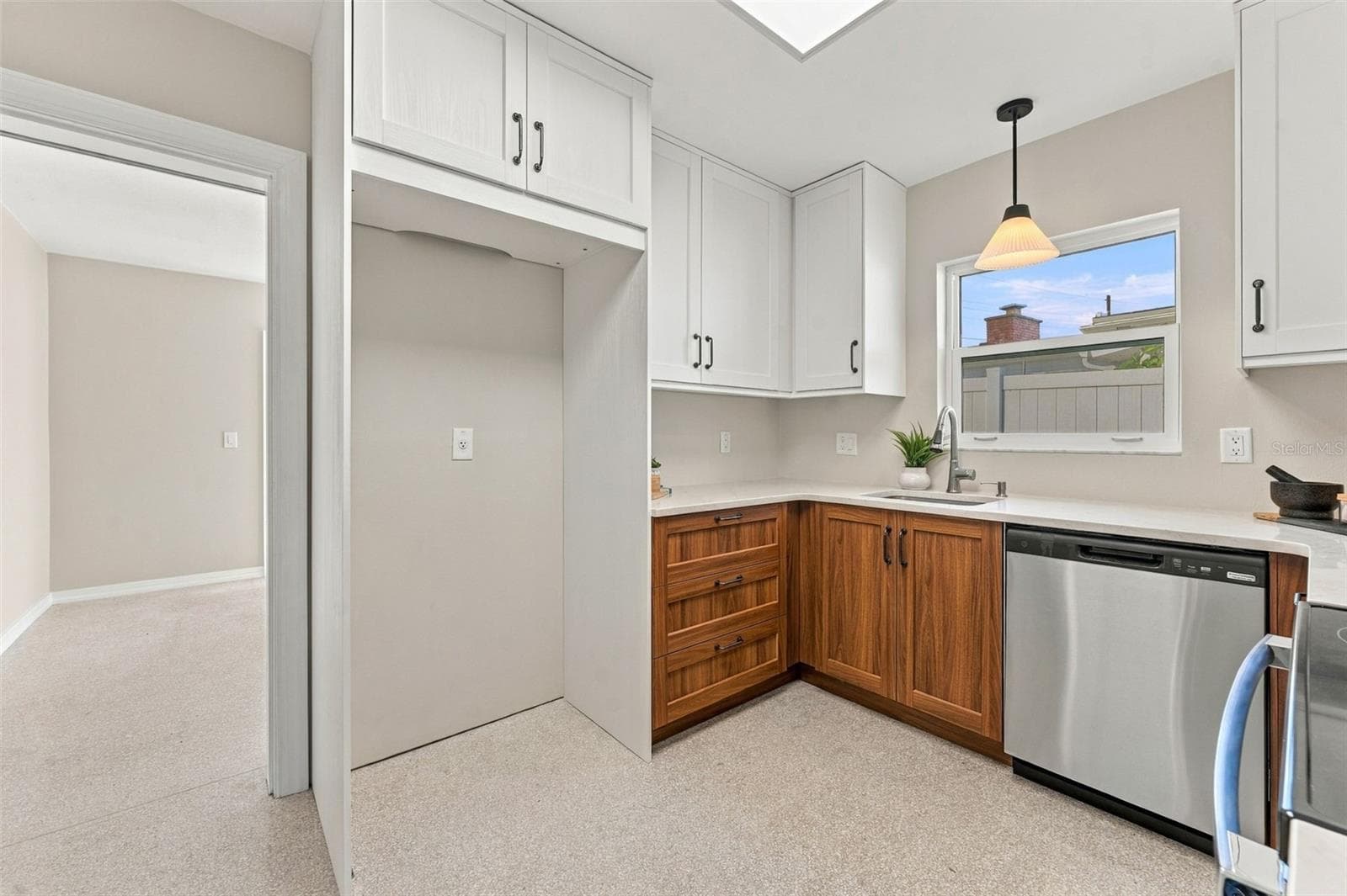 Single Family Residence at 2116 W MINNEHAHA ST, TAMPA, photo 19 of 46