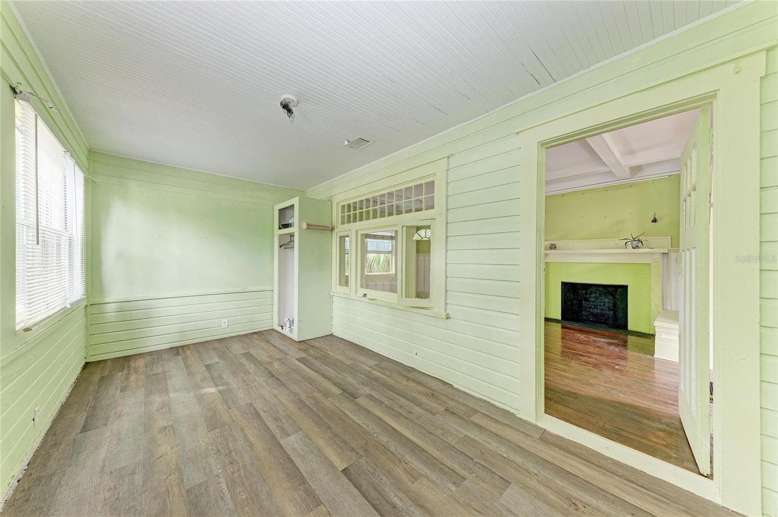 Single Family Residence at 1005 16TH AVE S, ST PETERSBURG, photo 13 of 54