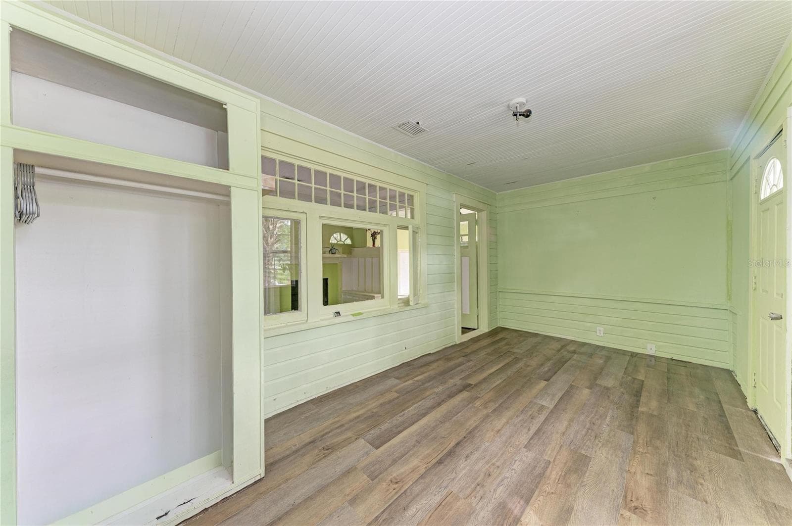 Single Family Residence at 1005 16TH AVE S, ST PETERSBURG, photo 15 of 54