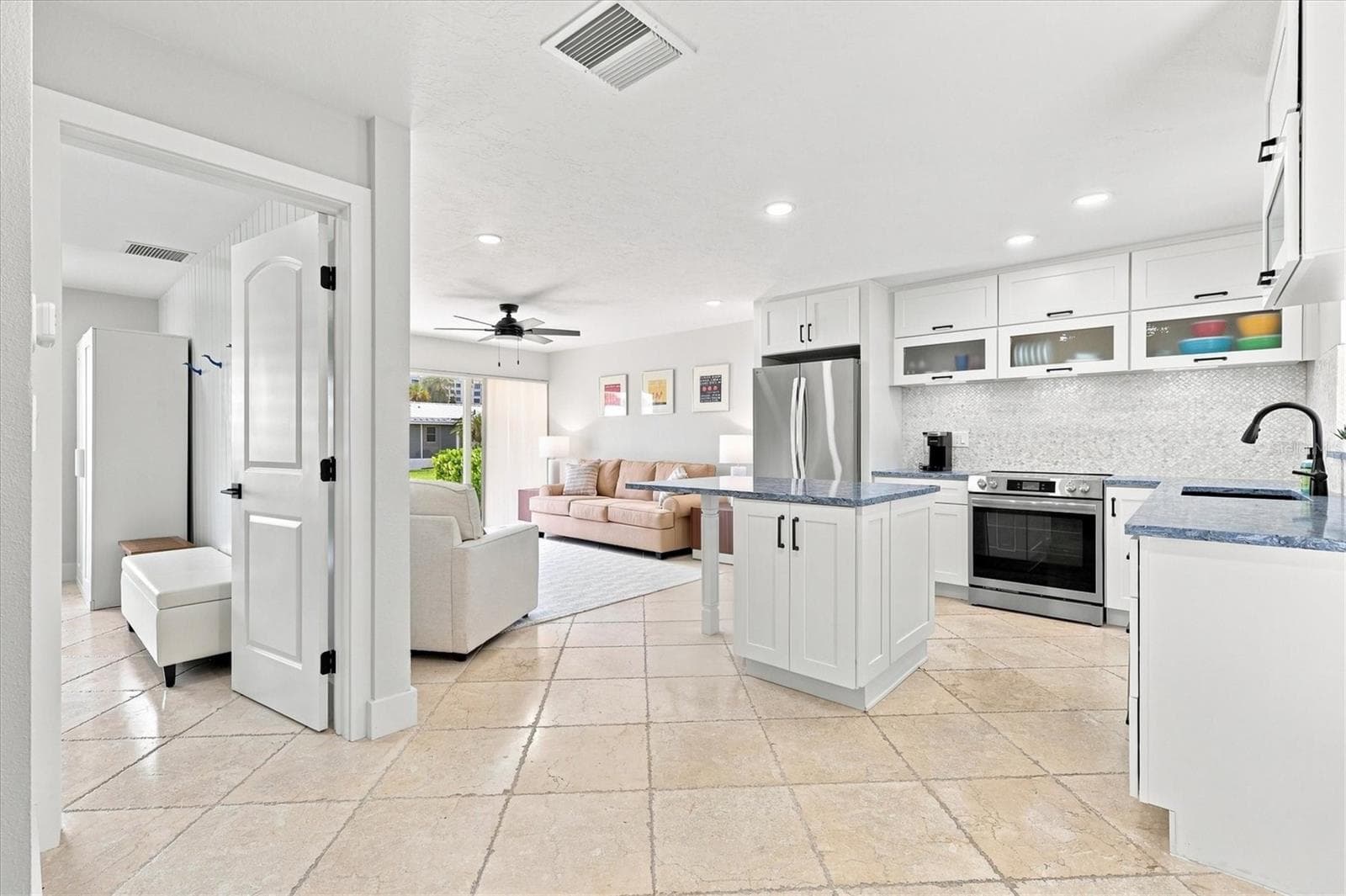 Condominium at 5830 MIDNIGHT PASS RD #18, SARASOTA, photo 8 of 37