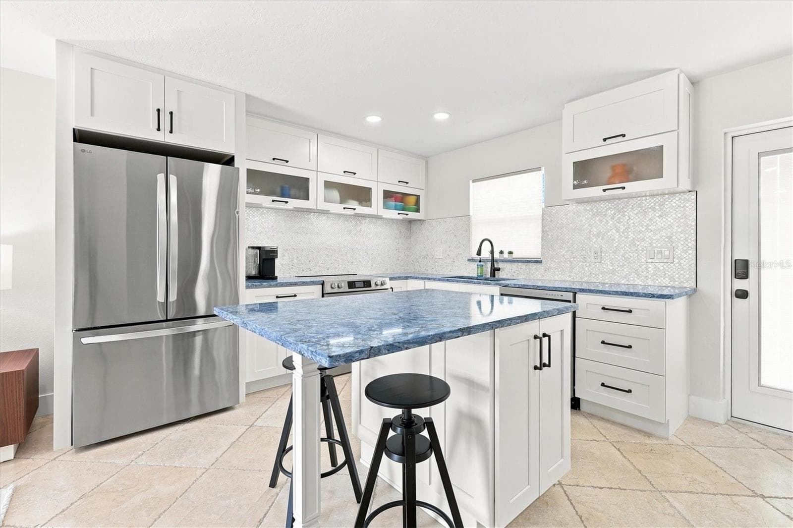 Condominium at 5830 MIDNIGHT PASS RD #18, SARASOTA, photo 10 of 37