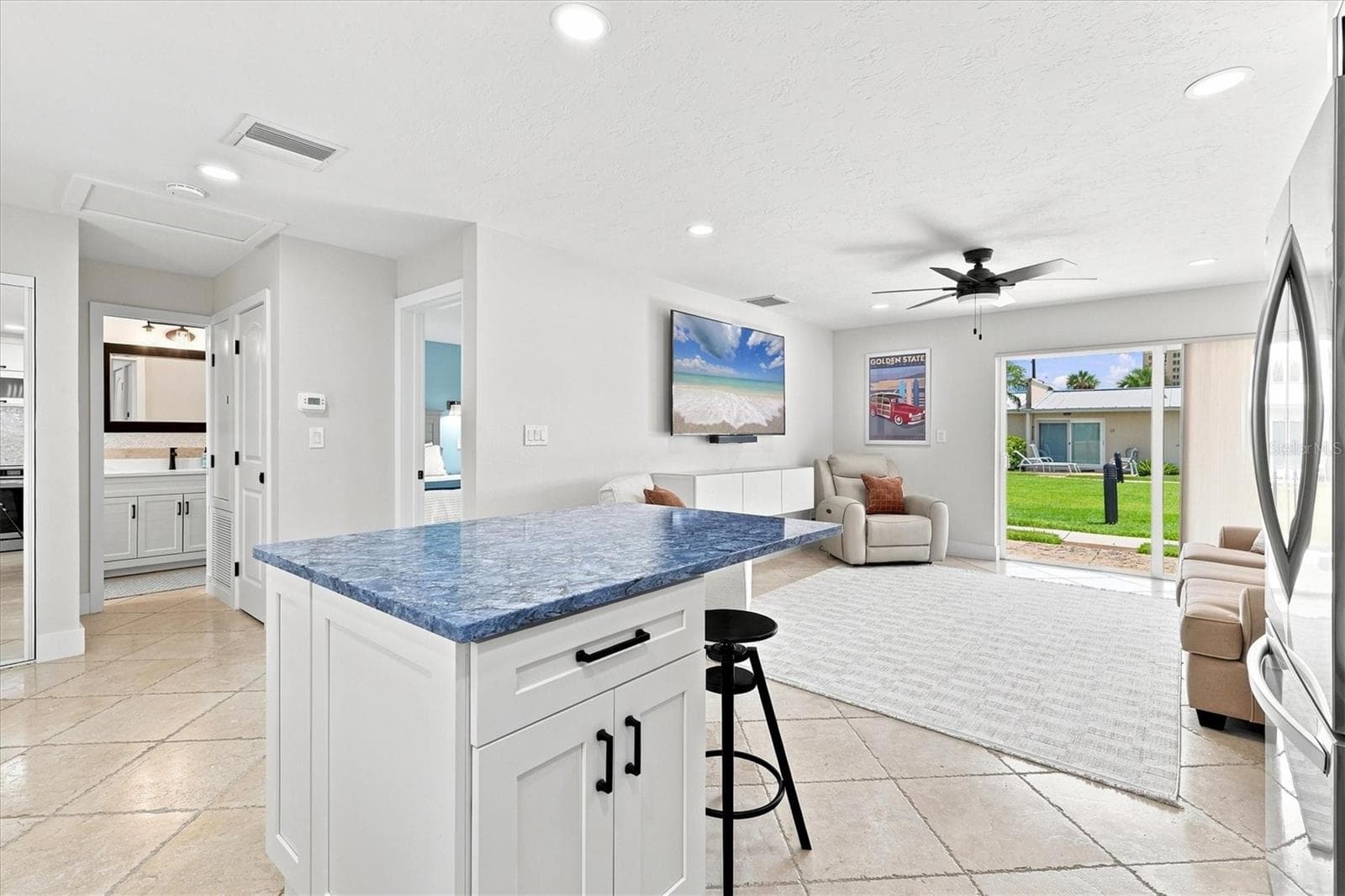 Condominium at 5830 MIDNIGHT PASS RD #18, SARASOTA, photo 11 of 37