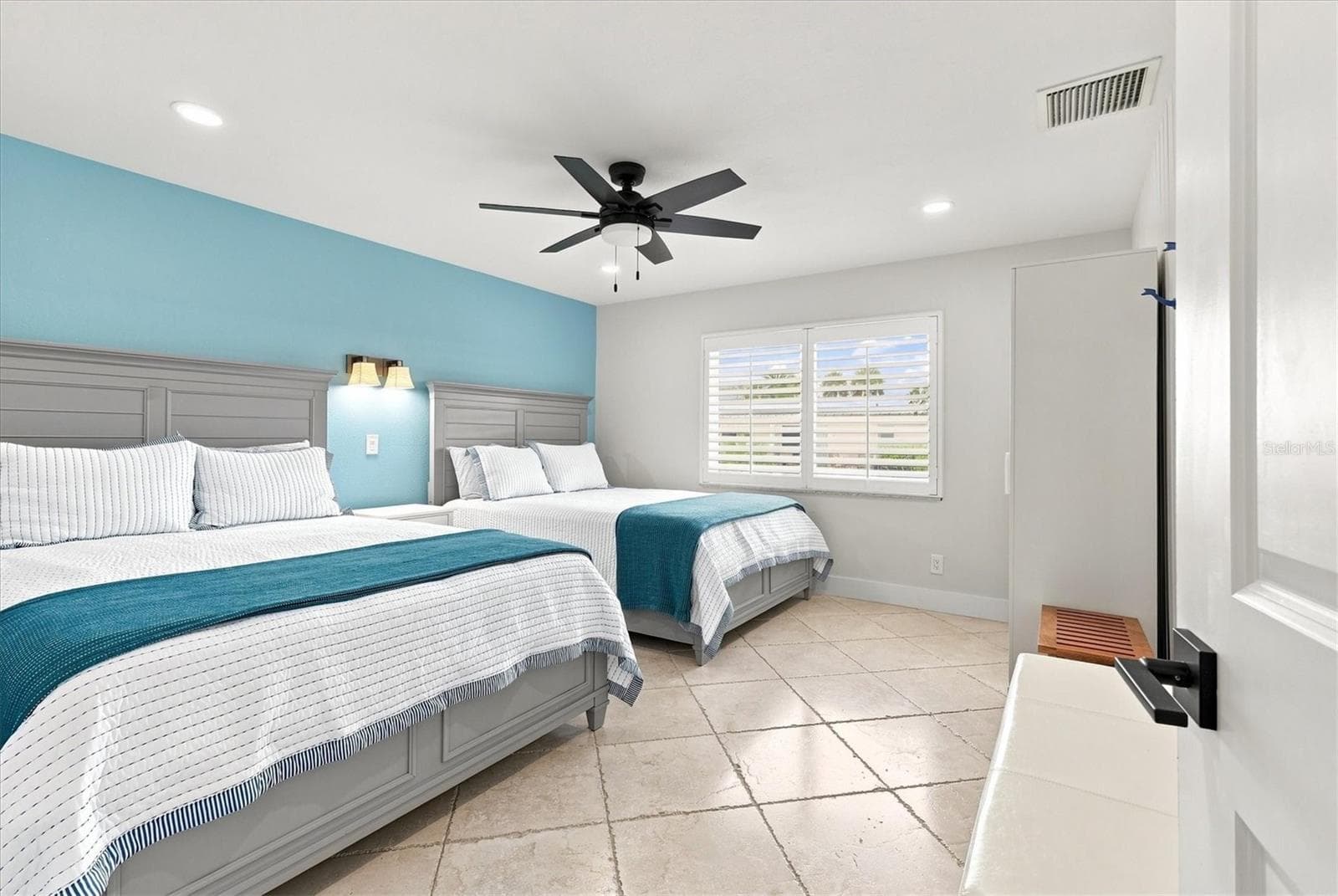Condominium at 5830 MIDNIGHT PASS RD #18, SARASOTA, photo 13 of 37