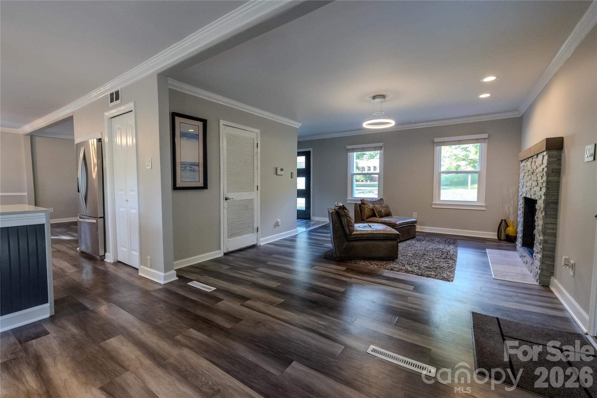 Single Family Residence at 7055 Crossridge Road, Charlotte, photo 10 of 42
