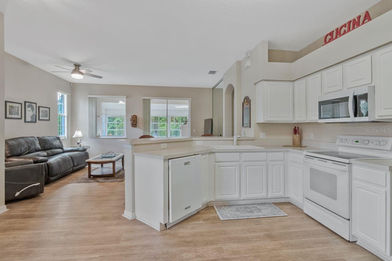Villa at 2635 EAGLE GREENS DR, PLANT CITY, photo 12 of 50