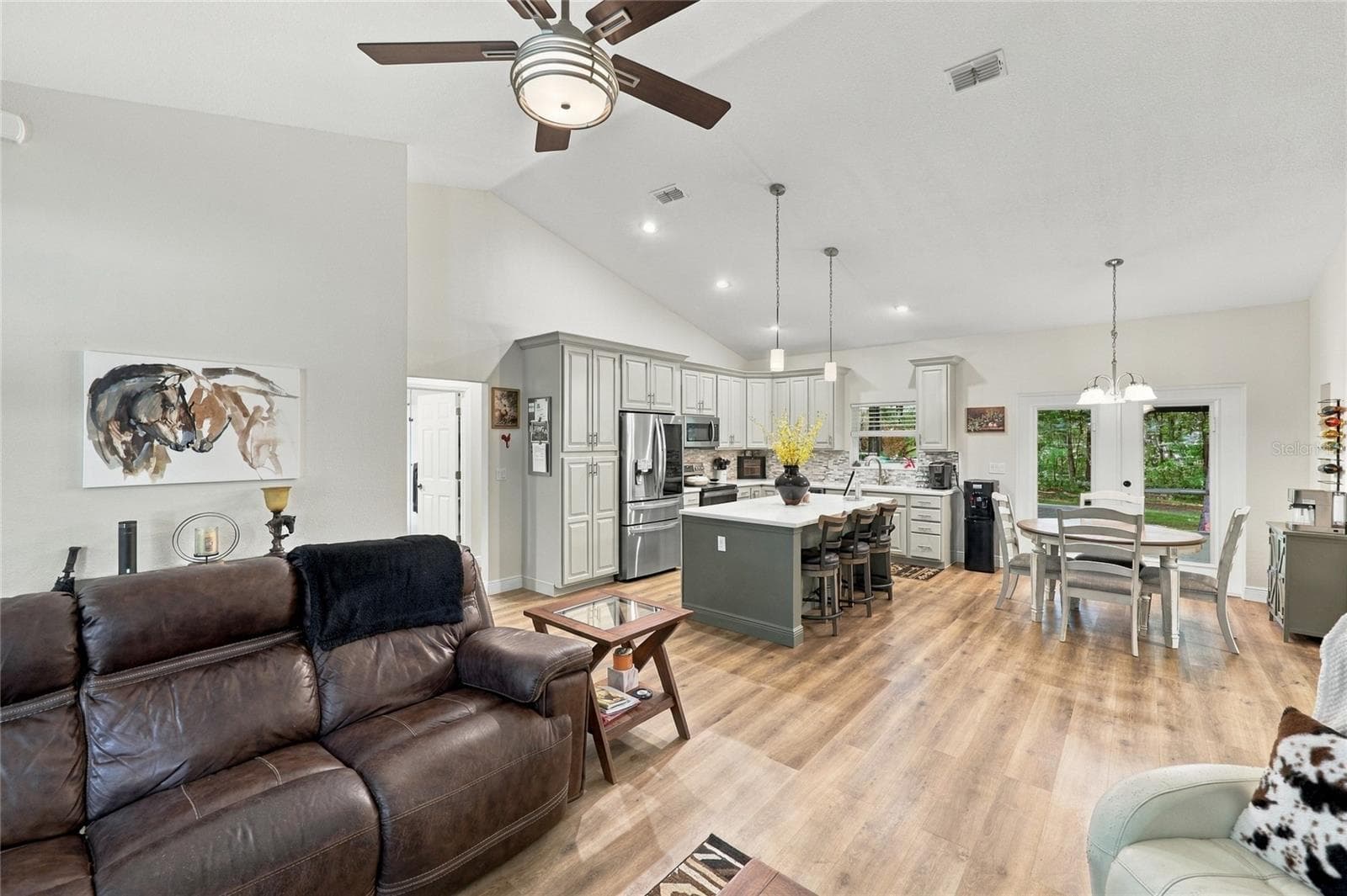 Family Room - 20944 NW 100TH AVENUE RD, MICANOPY