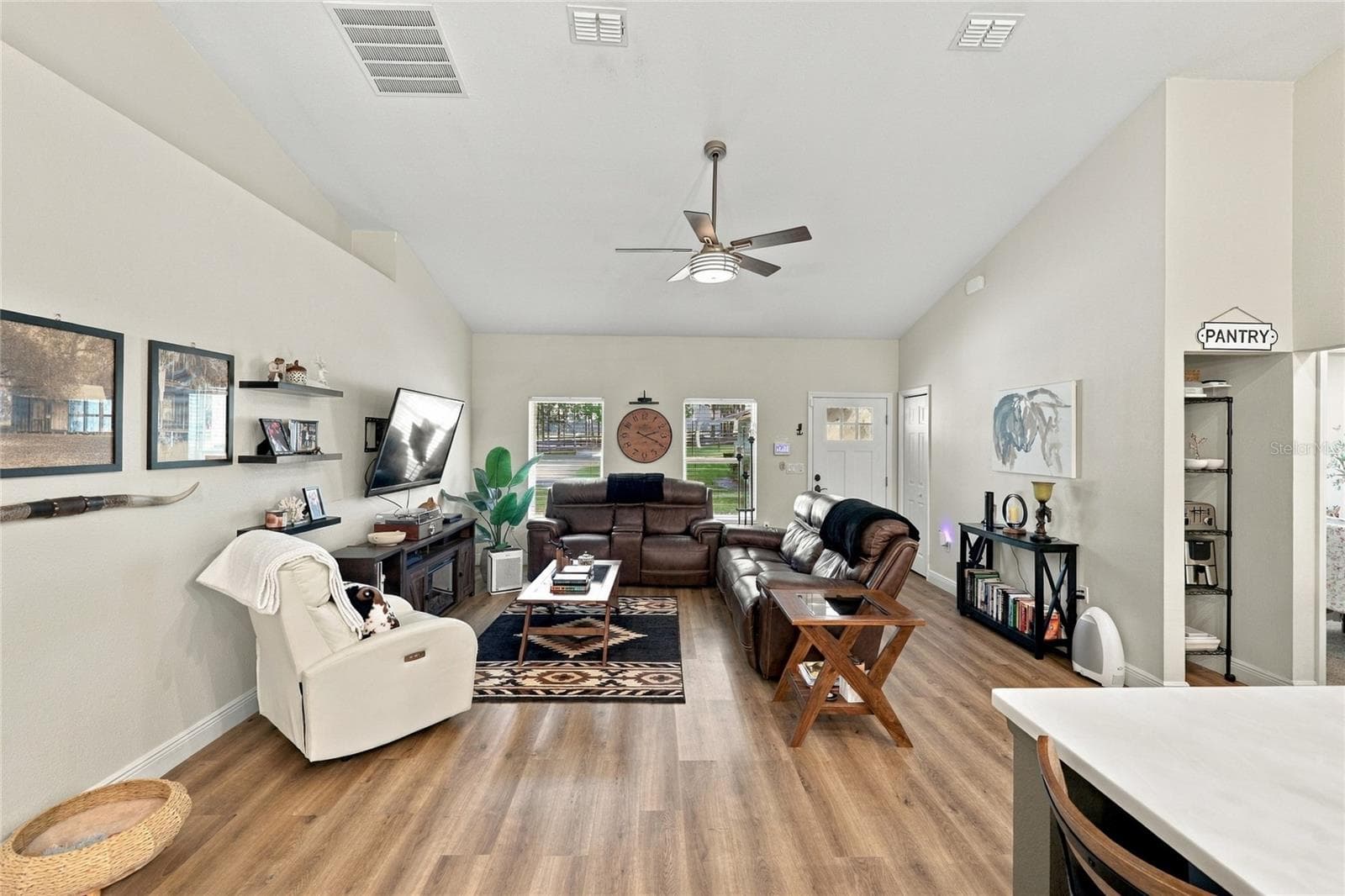 Family Room - 20944 NW 100TH AVENUE RD, MICANOPY