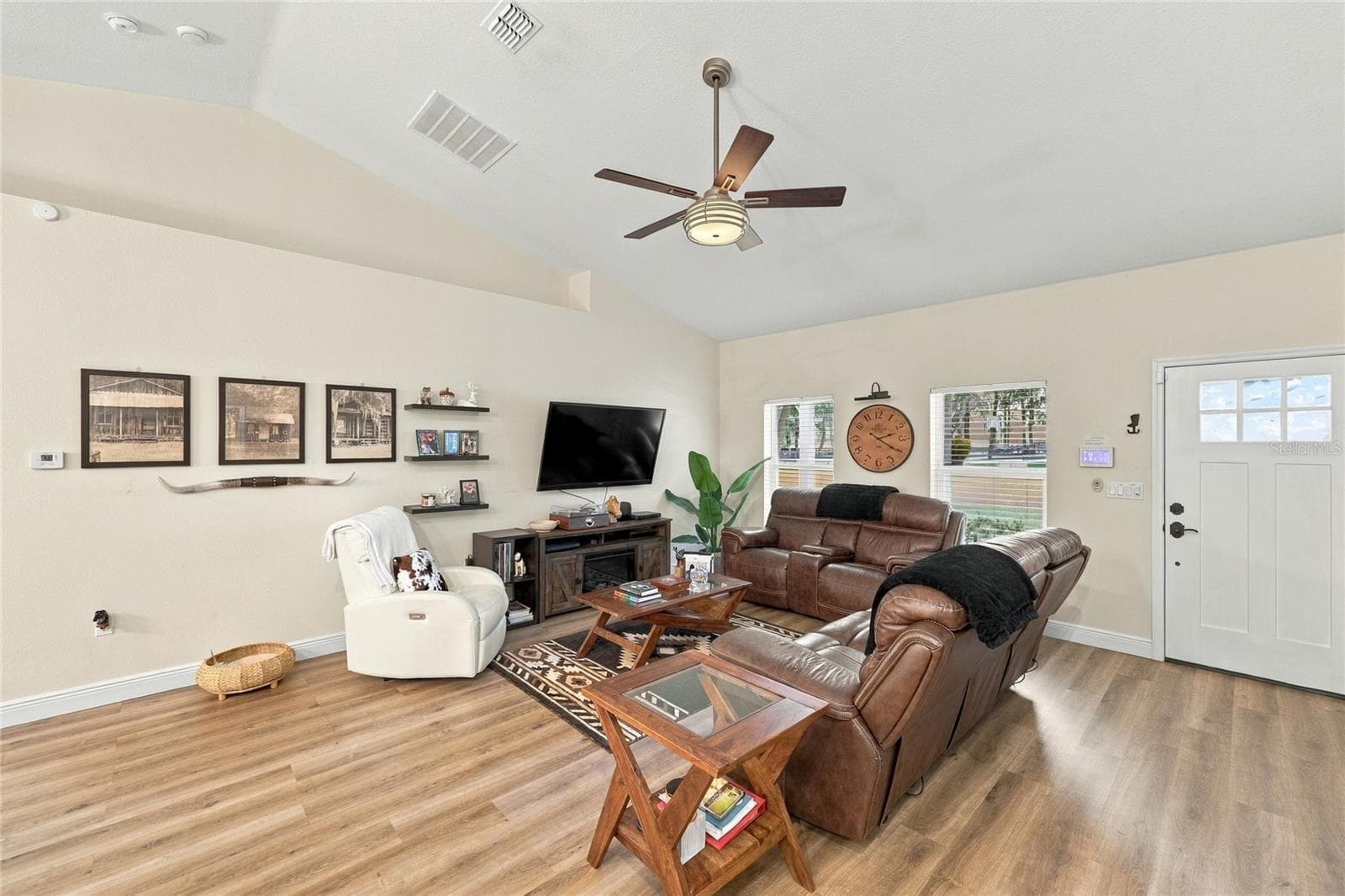 Family Room - 20944 NW 100TH AVENUE RD, MICANOPY