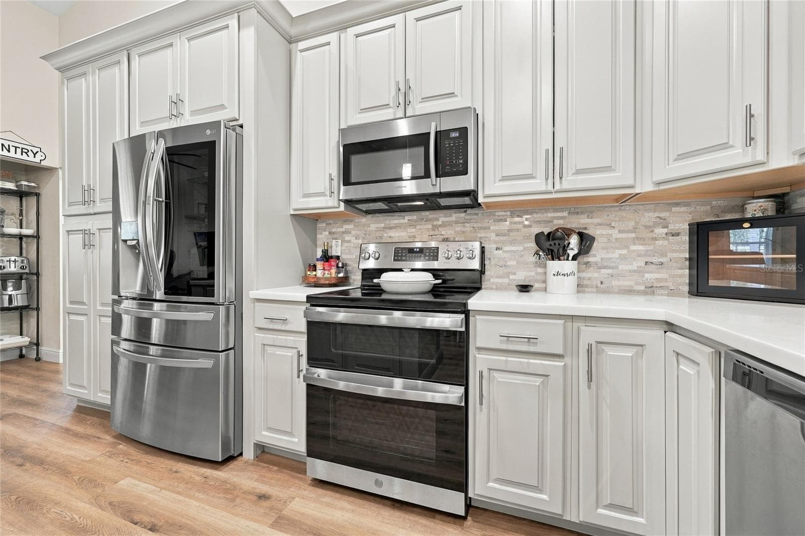 Kitchen - 20944 NW 100TH AVENUE RD, MICANOPY