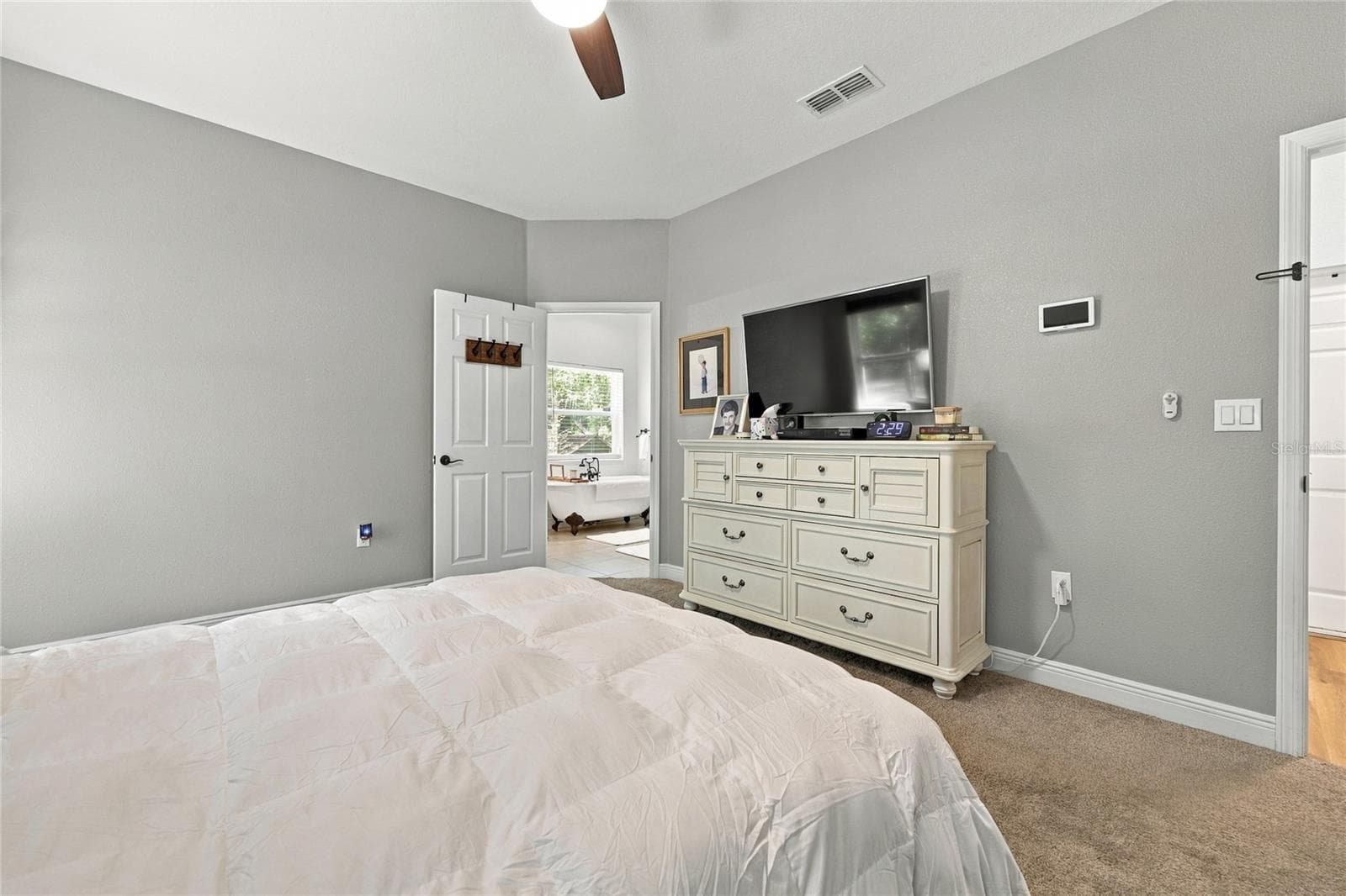 Master Bedroom - 20944 NW 100TH AVENUE RD, MICANOPY