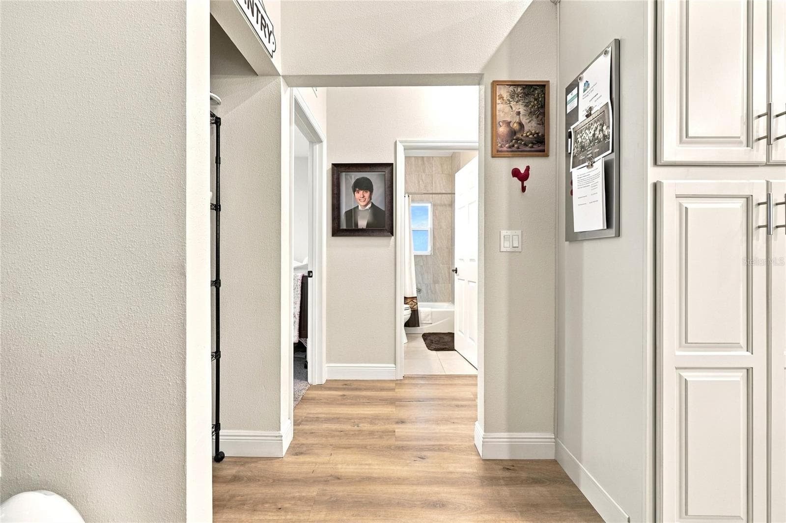 Hallway - 20944 NW 100TH AVENUE RD, MICANOPY