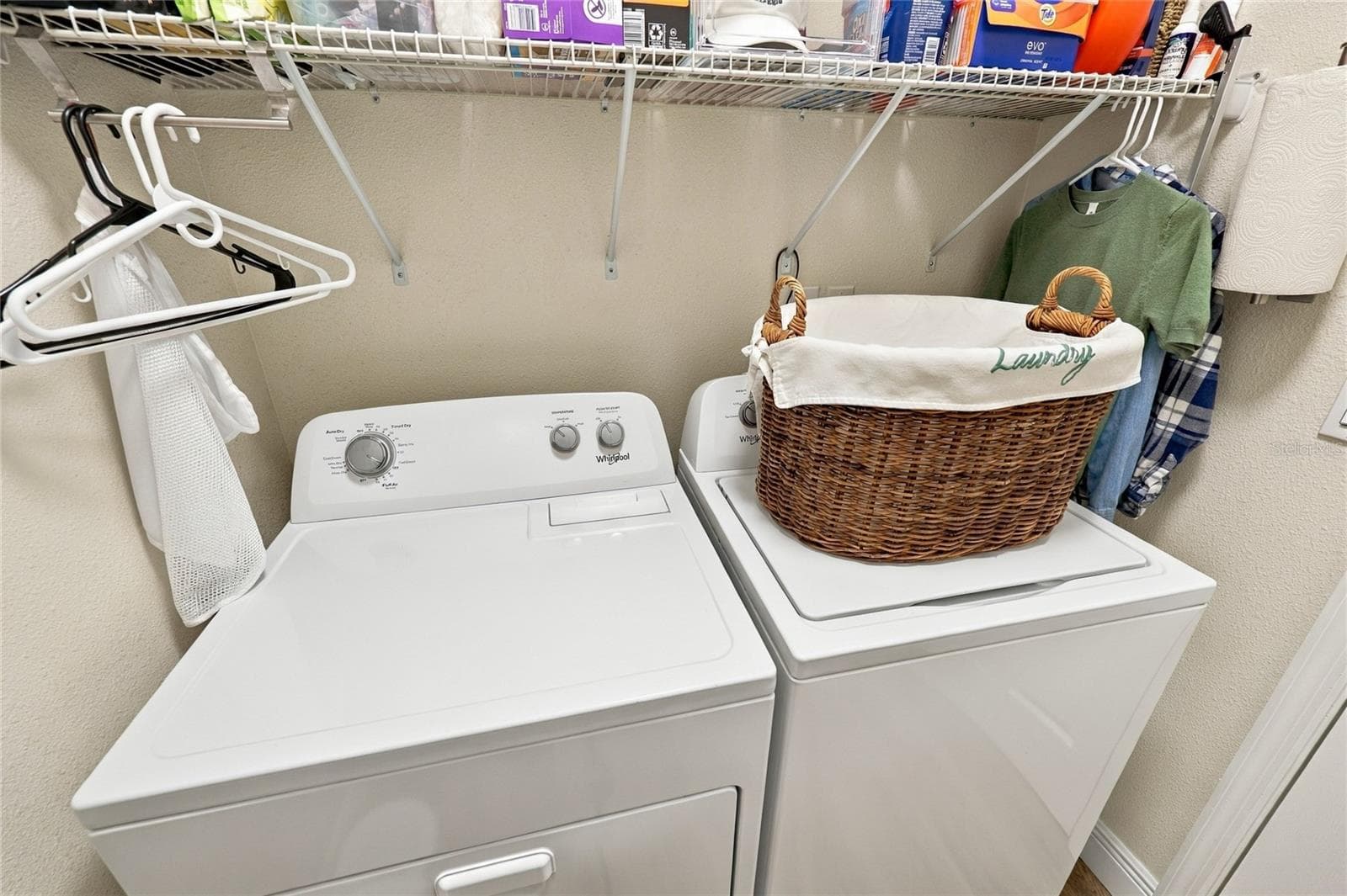 Laundry - 20944 NW 100TH AVENUE RD, MICANOPY