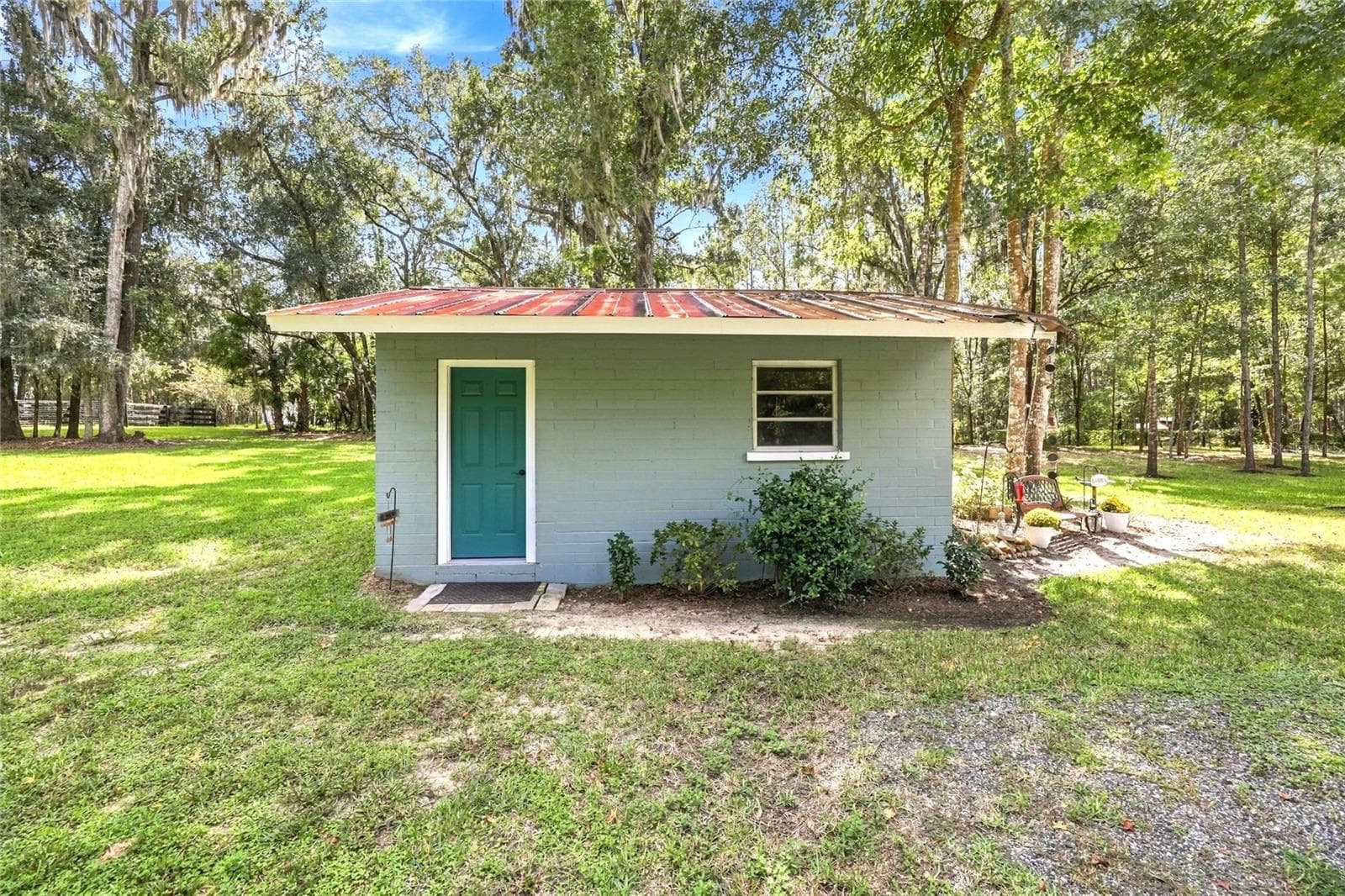 Well House - 20944 NW 100TH AVENUE RD, MICANOPY