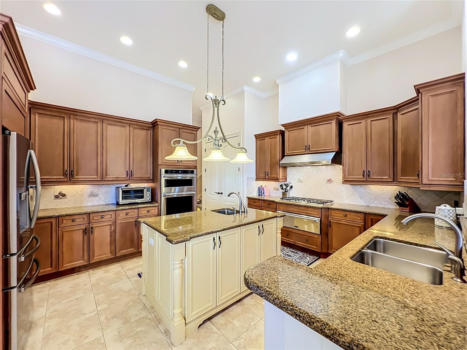 Single Family Residence at 1012 RIDGEPOINT CV, LONGWOOD, photo 3 of 95