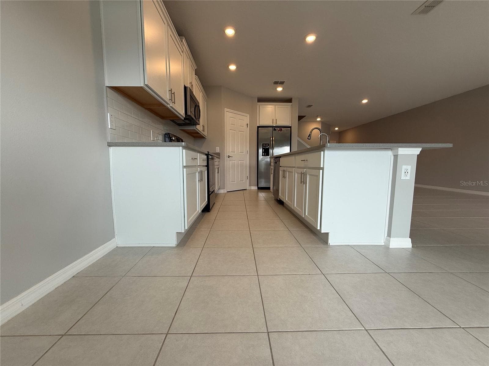 Townhouse at 3363 BELLEZZA CT, KISSIMMEE, photo 6 of 37