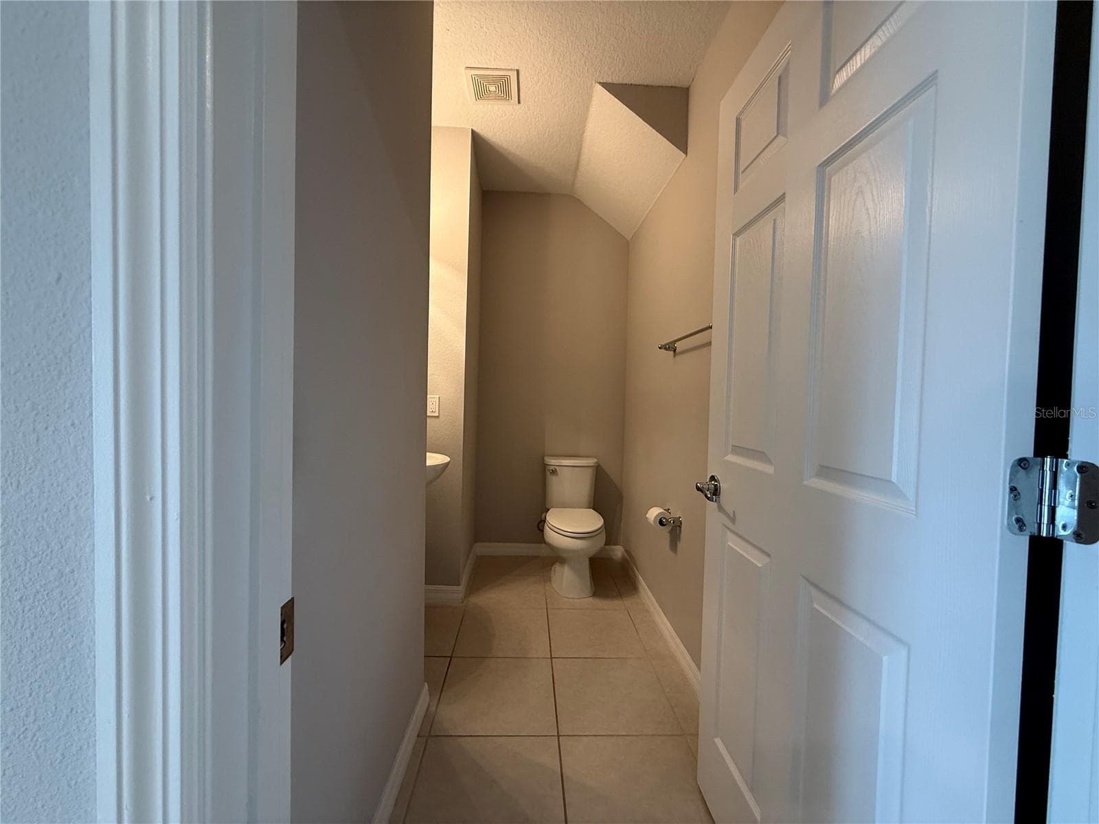 Townhouse at 3363 BELLEZZA CT, KISSIMMEE, photo 9 of 37