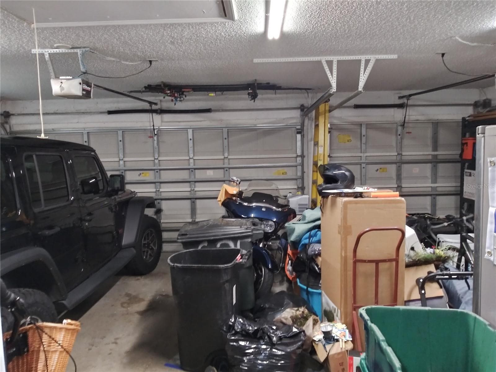 3-Car Garage - 625 RED PEPPER LOOP, CHULUOTA