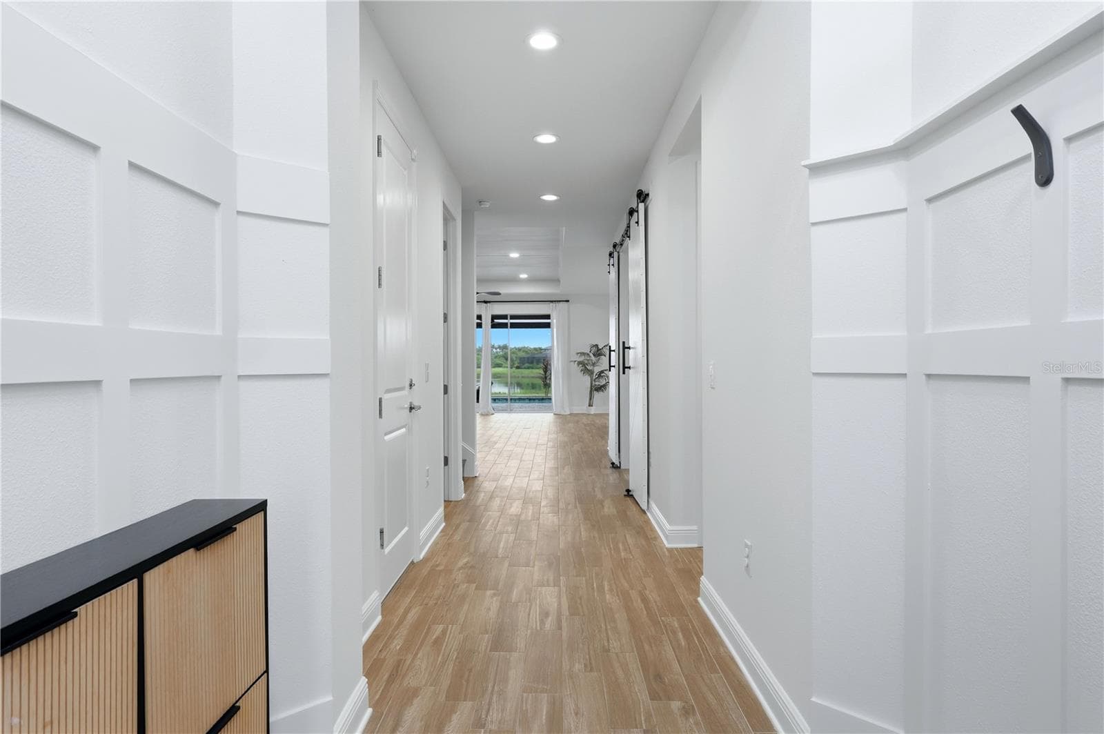 Vacant and move in ready! - 5542 NATIVE HENNA CT, SARASOTA