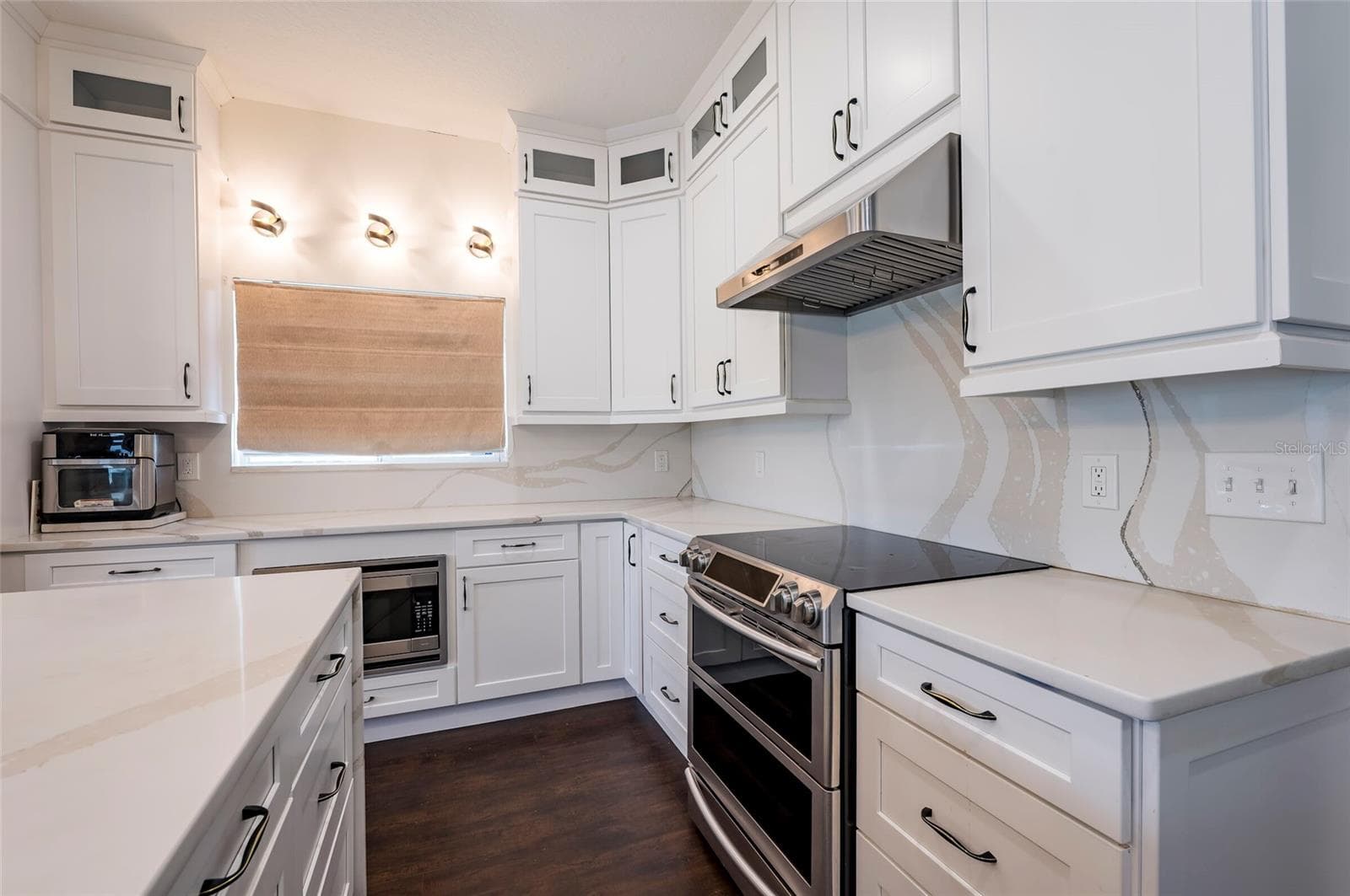 Single Family Residence at 18182 SANDY POINTE DR, TAMPA, photo 17 of 57
