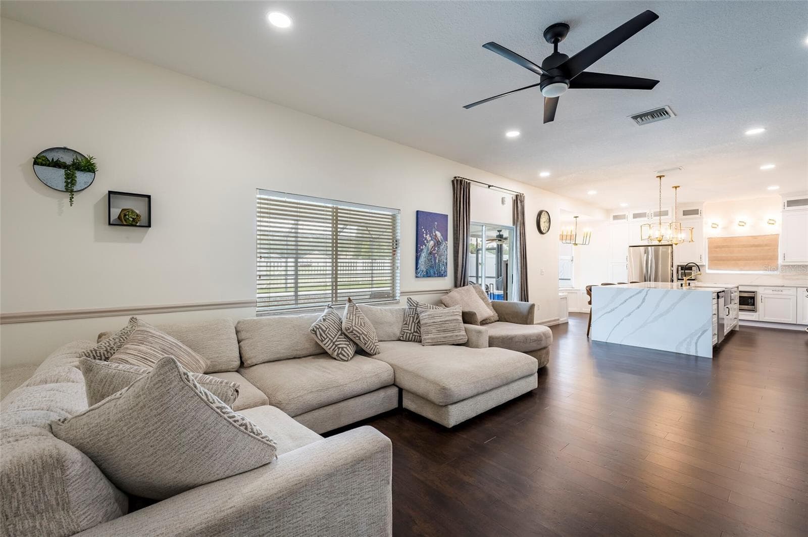 Single Family Residence at 18182 SANDY POINTE DR, TAMPA, photo 25 of 57