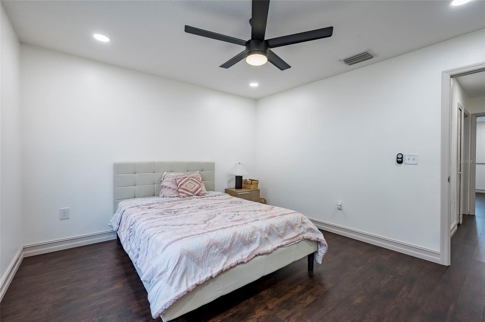 Single Family Residence at 18182 SANDY POINTE DR, TAMPA, photo 39 of 57