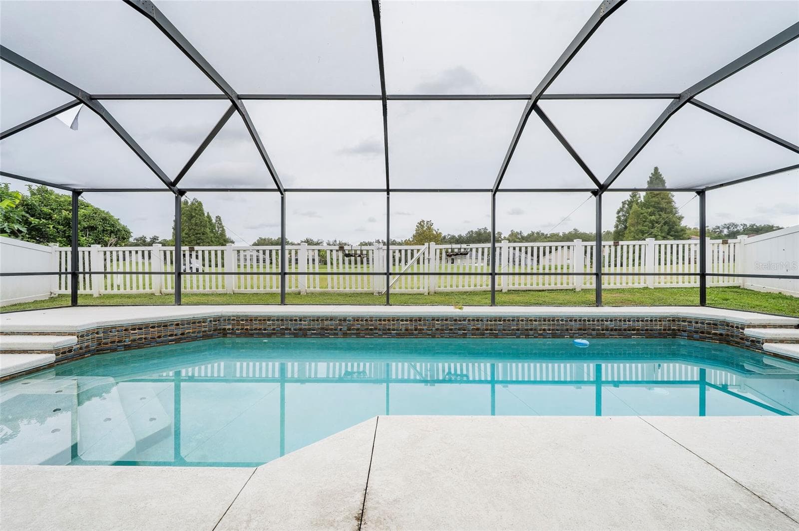 Single Family Residence at 18182 SANDY POINTE DR, TAMPA, photo 46 of 57