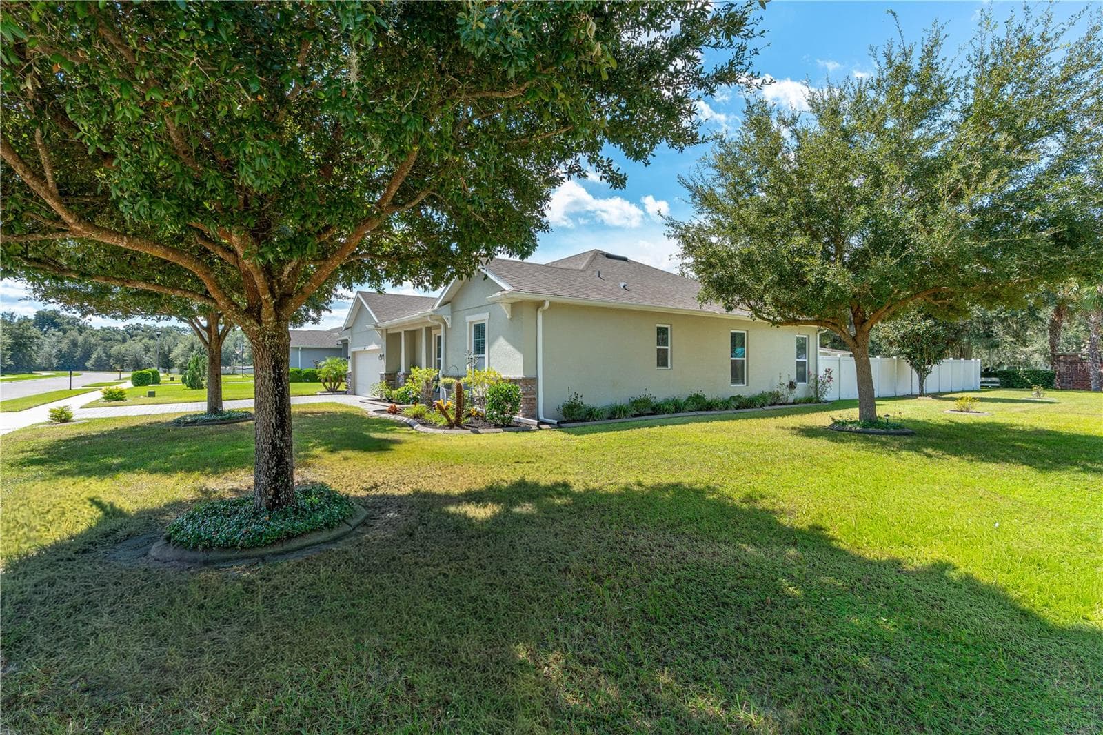Single Family Residence at 600 SUGAR RIDGE DR, DELAND, photo 3 of 46