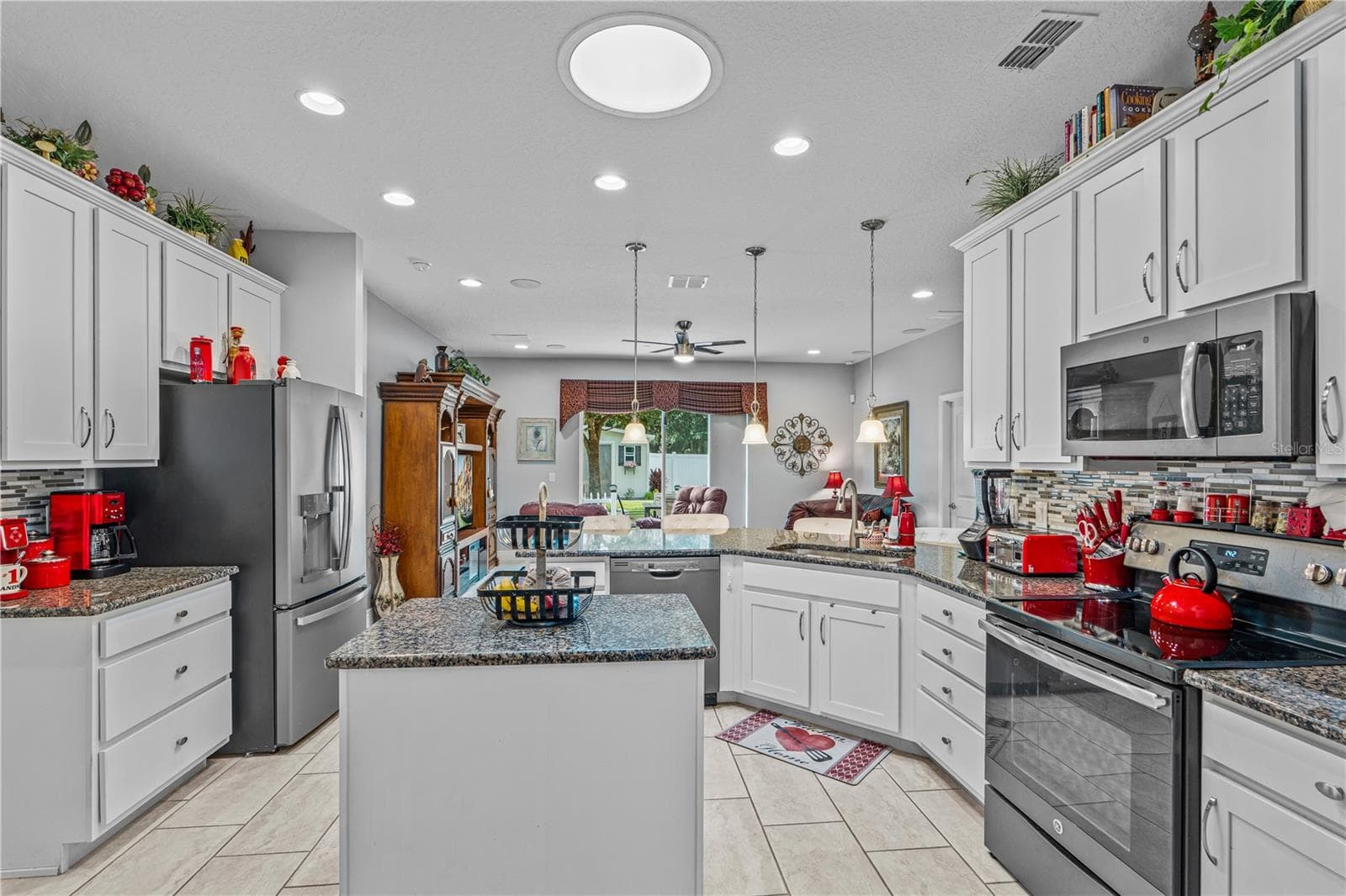 Single Family Residence at 600 SUGAR RIDGE DR, DELAND, photo 11 of 46