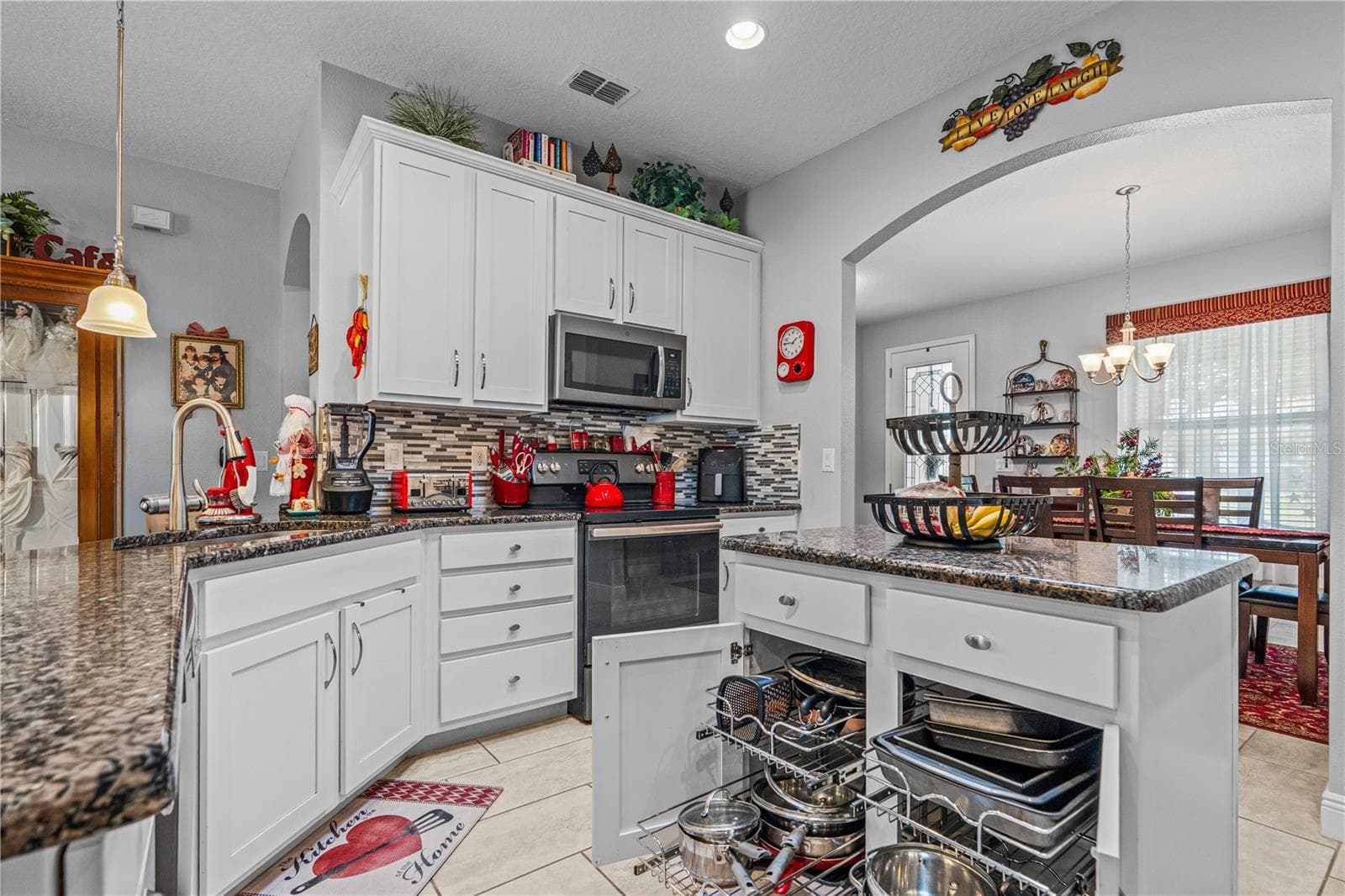 Single Family Residence at 600 SUGAR RIDGE DR, DELAND, photo 13 of 46