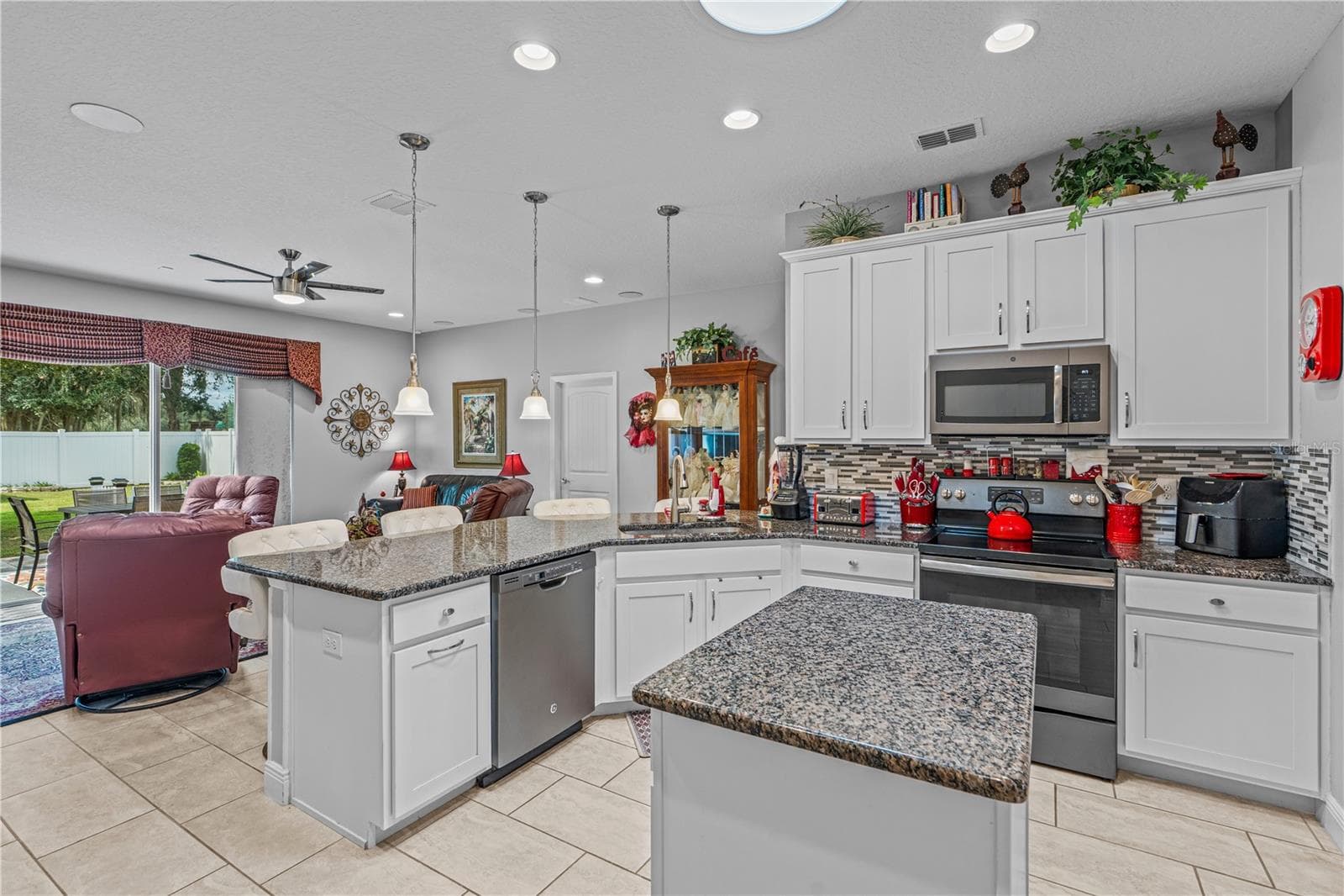 Single Family Residence at 600 SUGAR RIDGE DR, DELAND, photo 14 of 46