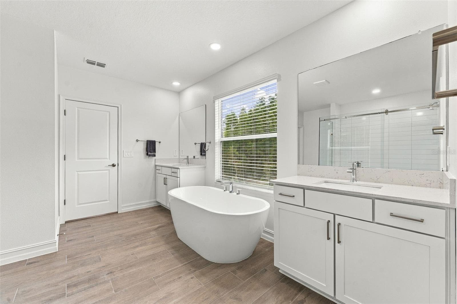 Single Family Residence at 18114 SERENE LAKE LOOP, LUTZ, photo 13 of 29