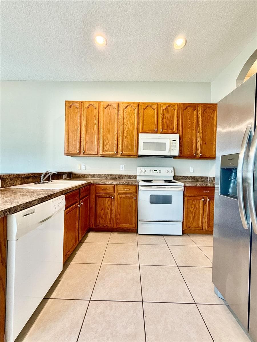 Single Family Residence at 7006 ORVICTI CT, WESLEY CHAPEL, photo 5 of 50