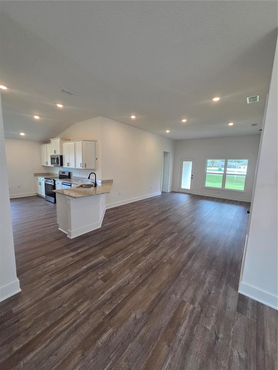 Single Family Residence at 9430 HIGHLAND HILLS DR ST, HUDSON, photo 3 of 21
