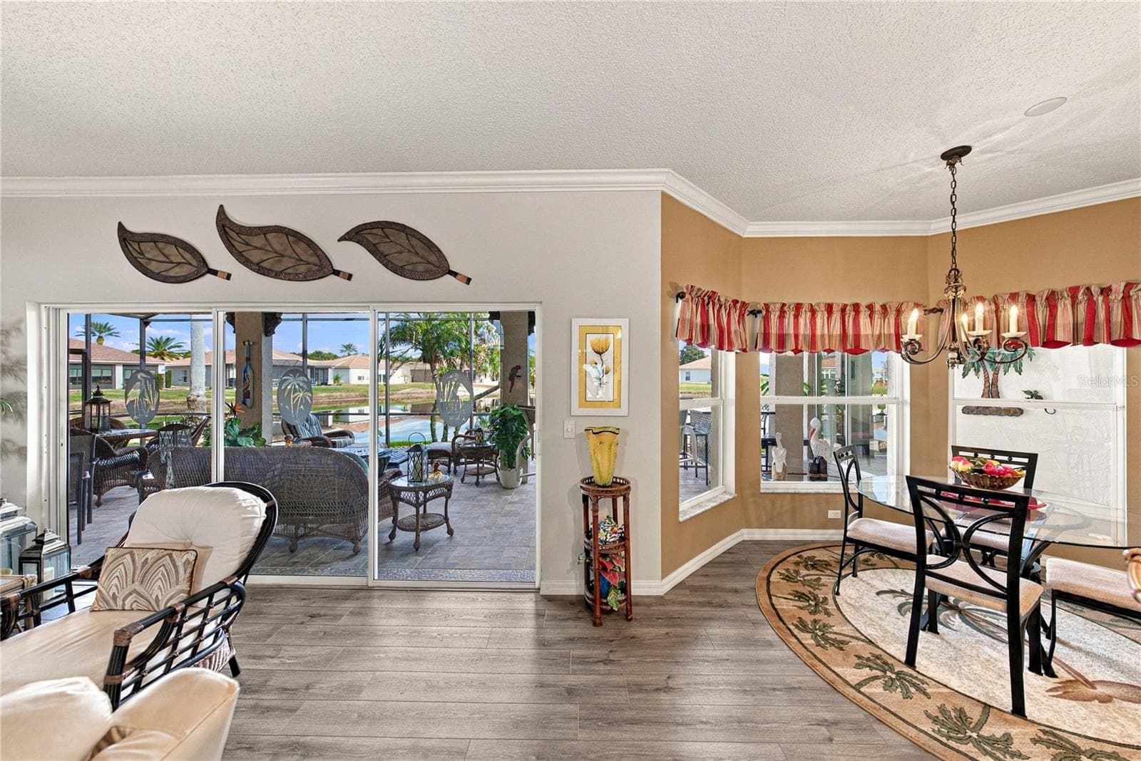Also adjacent to the living room is the dinette. - 4232 DORNOCH DR, LAKE WALES